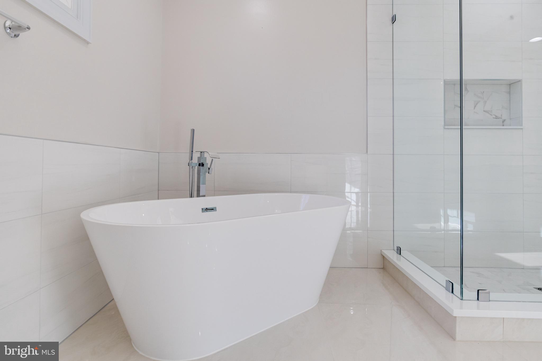 DARRYL GARDENS - Residential