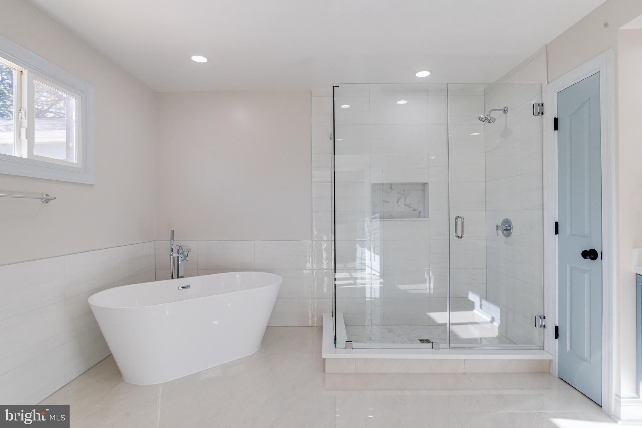 DARRYL GARDENS - Residential