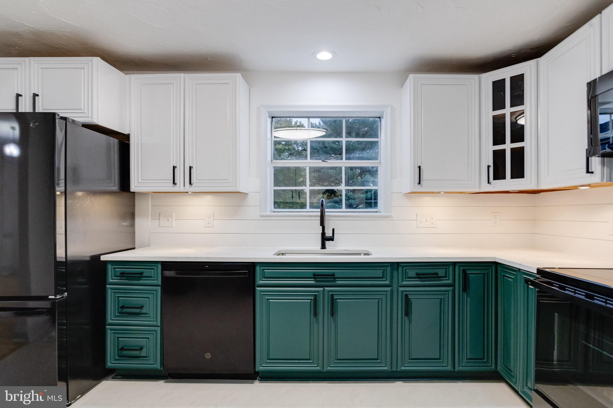 DARRYL GARDENS - Residential