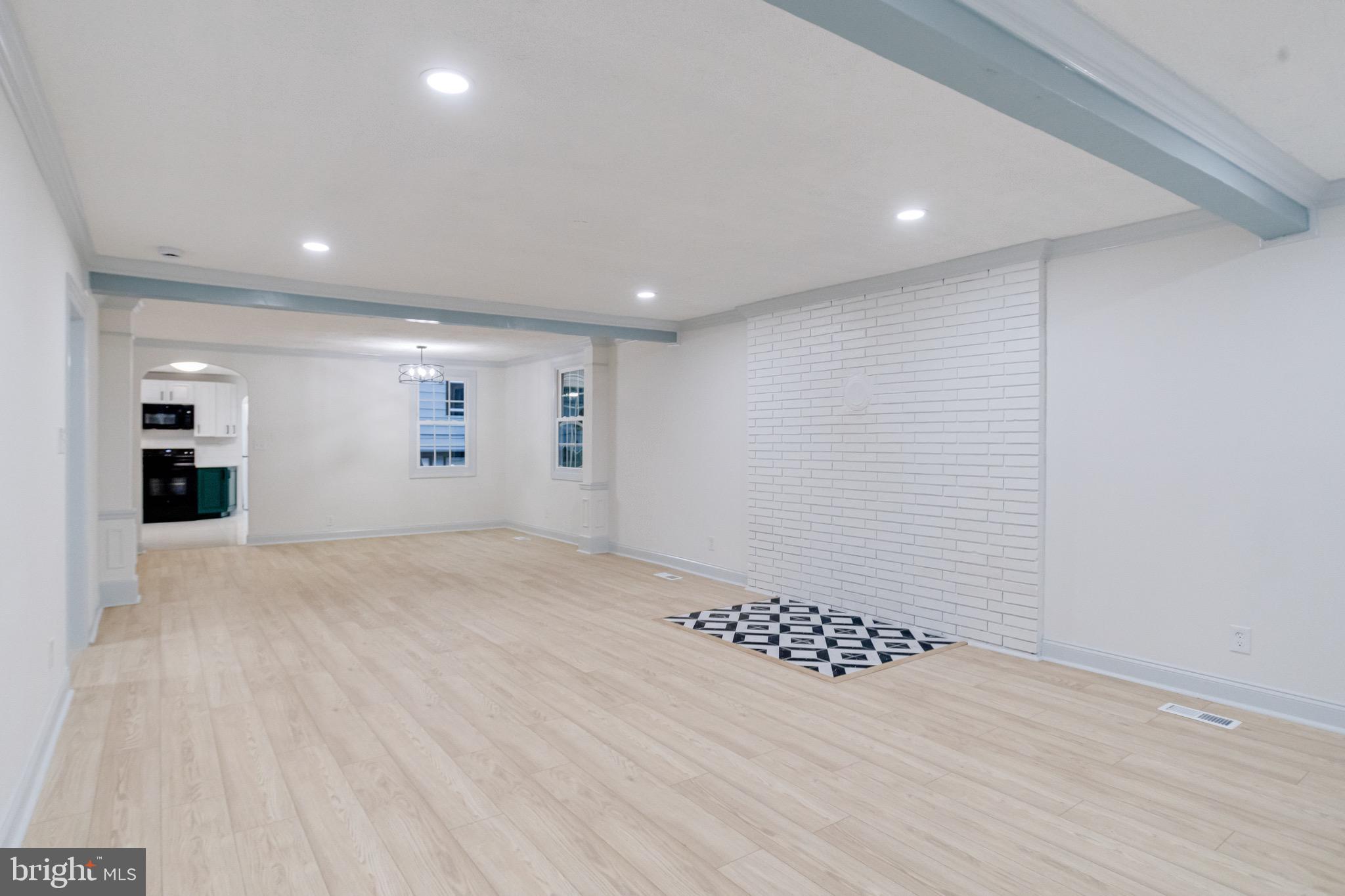 DARRYL GARDENS - Residential