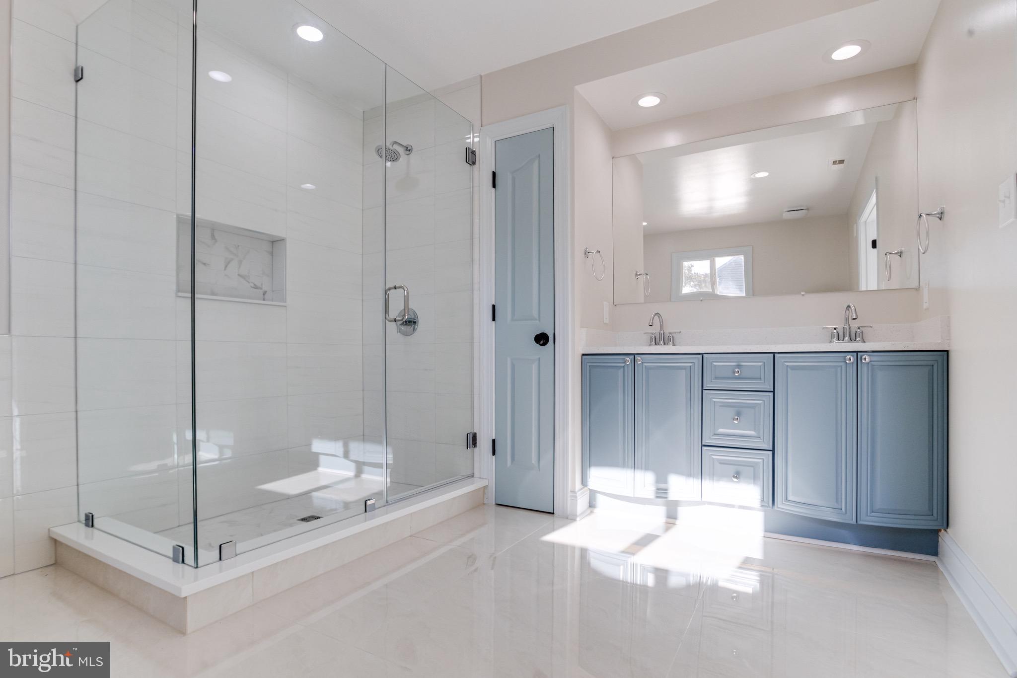 DARRYL GARDENS - Residential