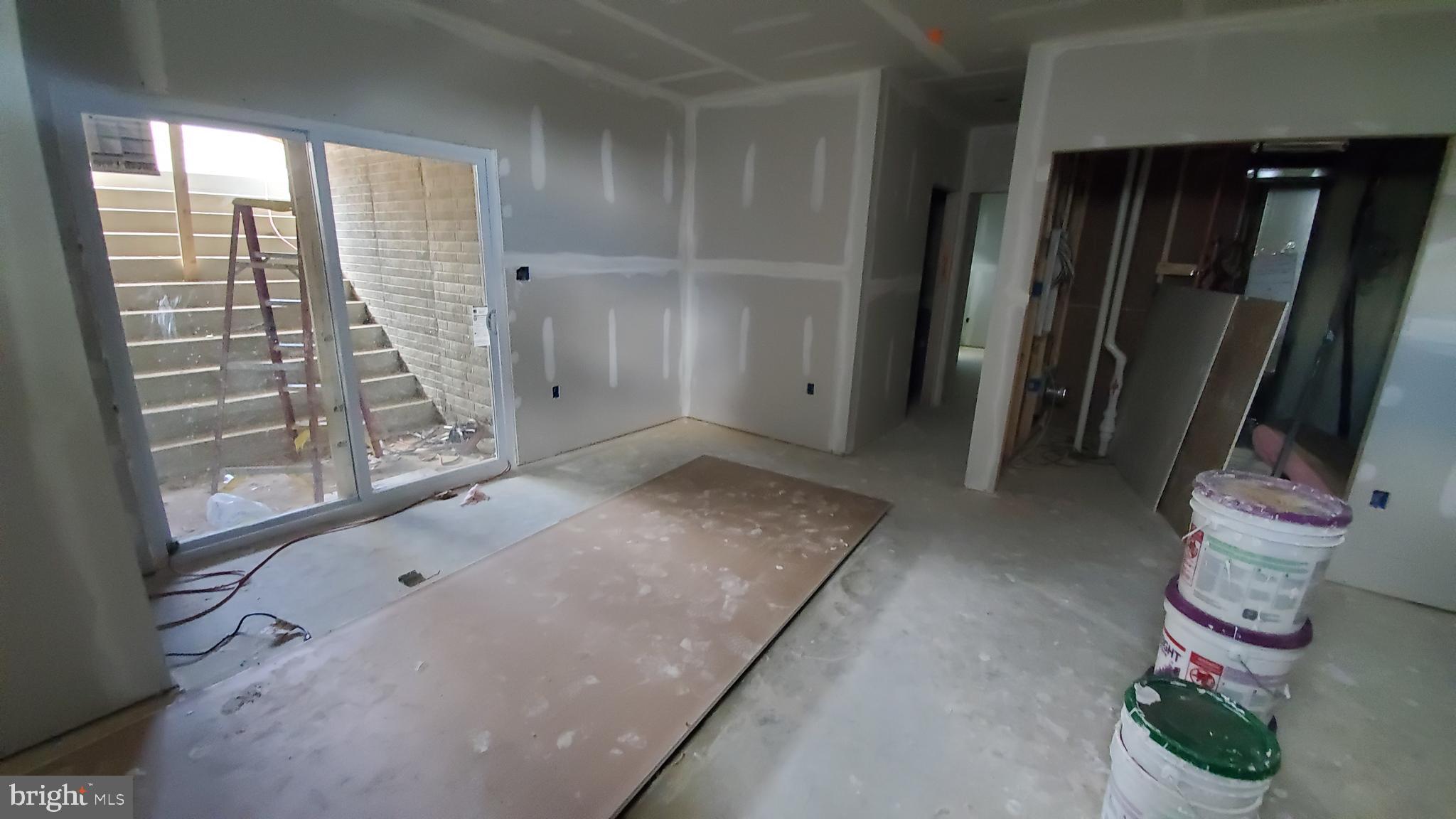 ELIZABETH HILLS - Residential