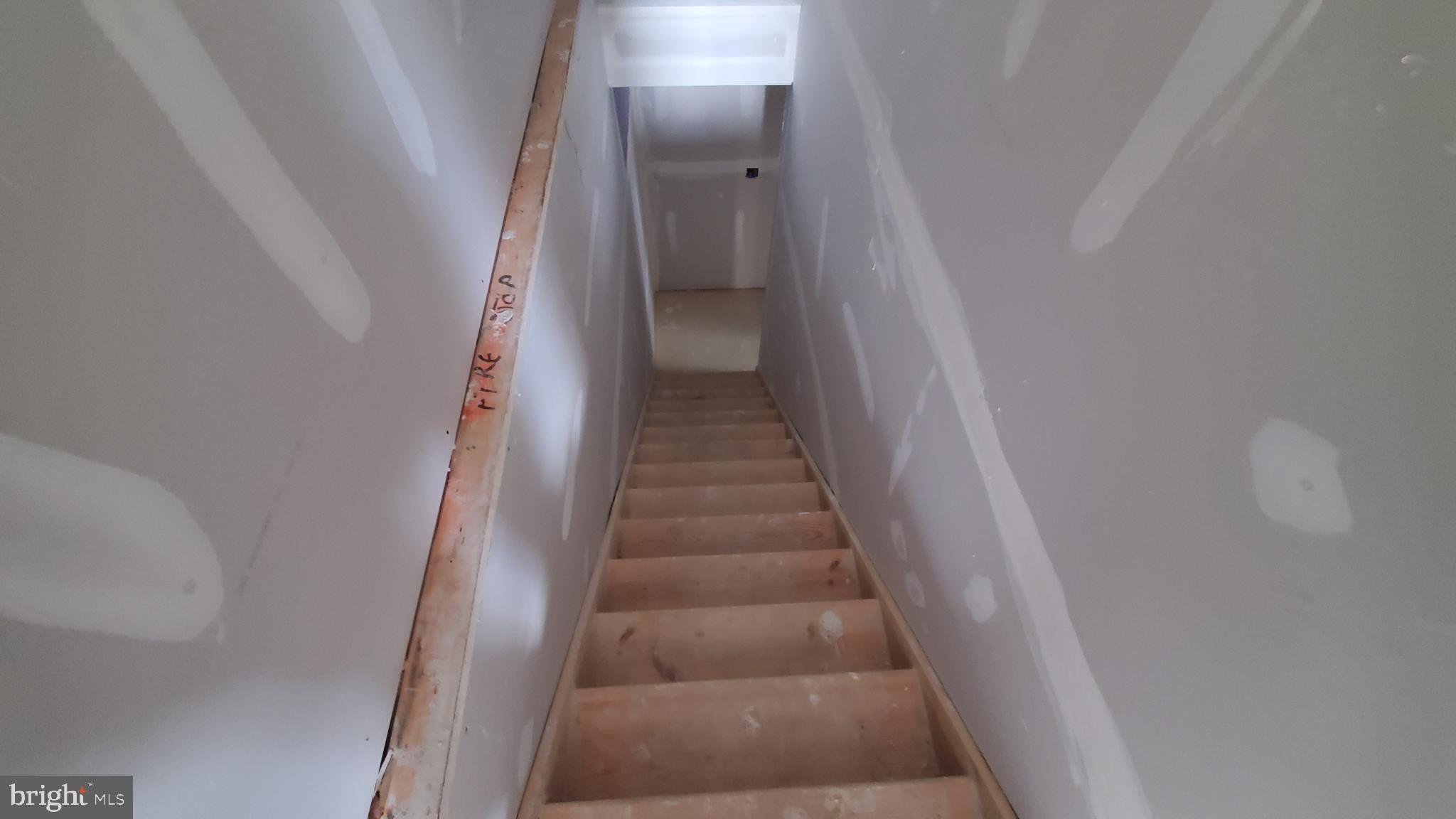 ELIZABETH HILLS - Residential