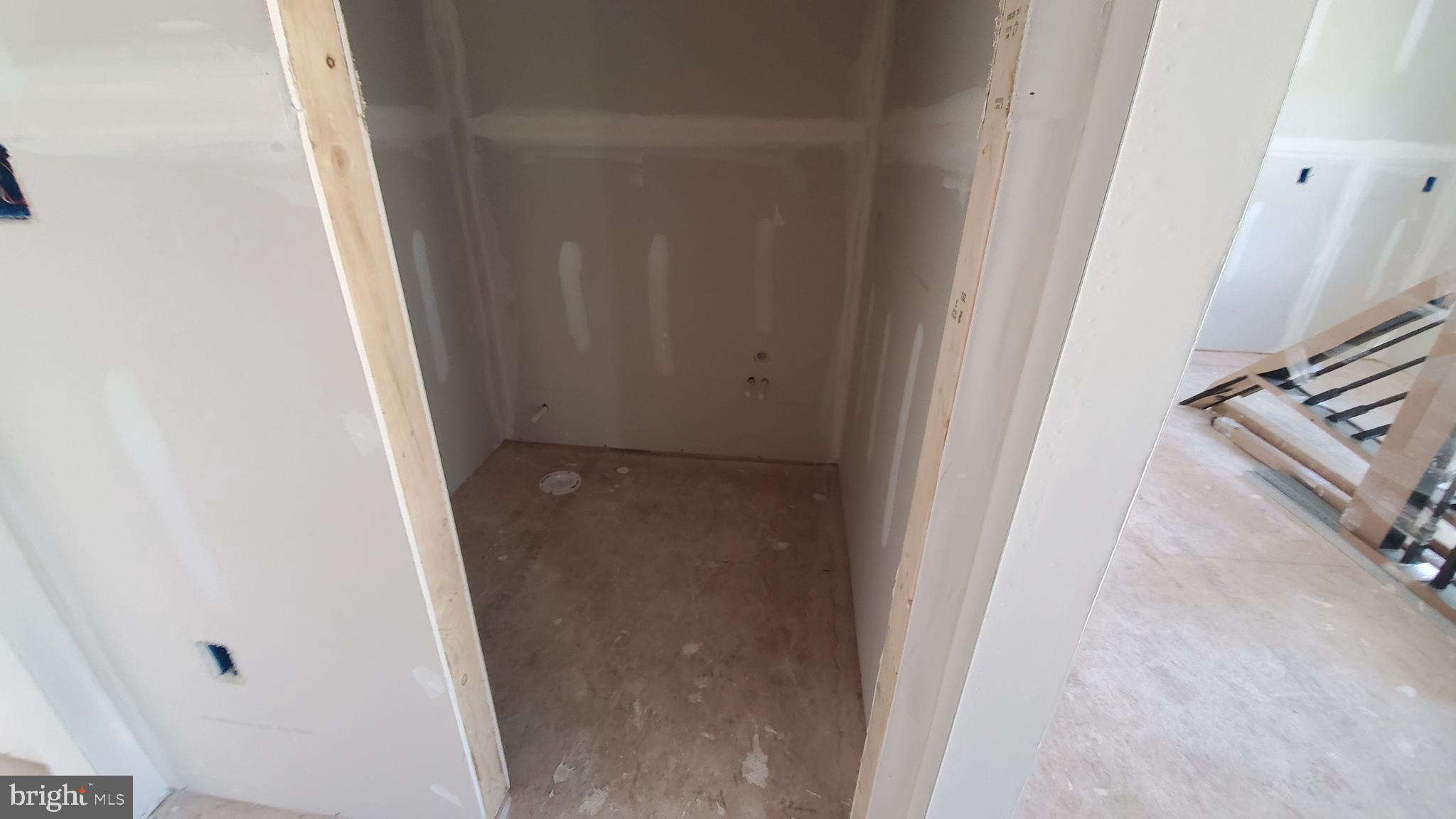 ELIZABETH HILLS - Residential