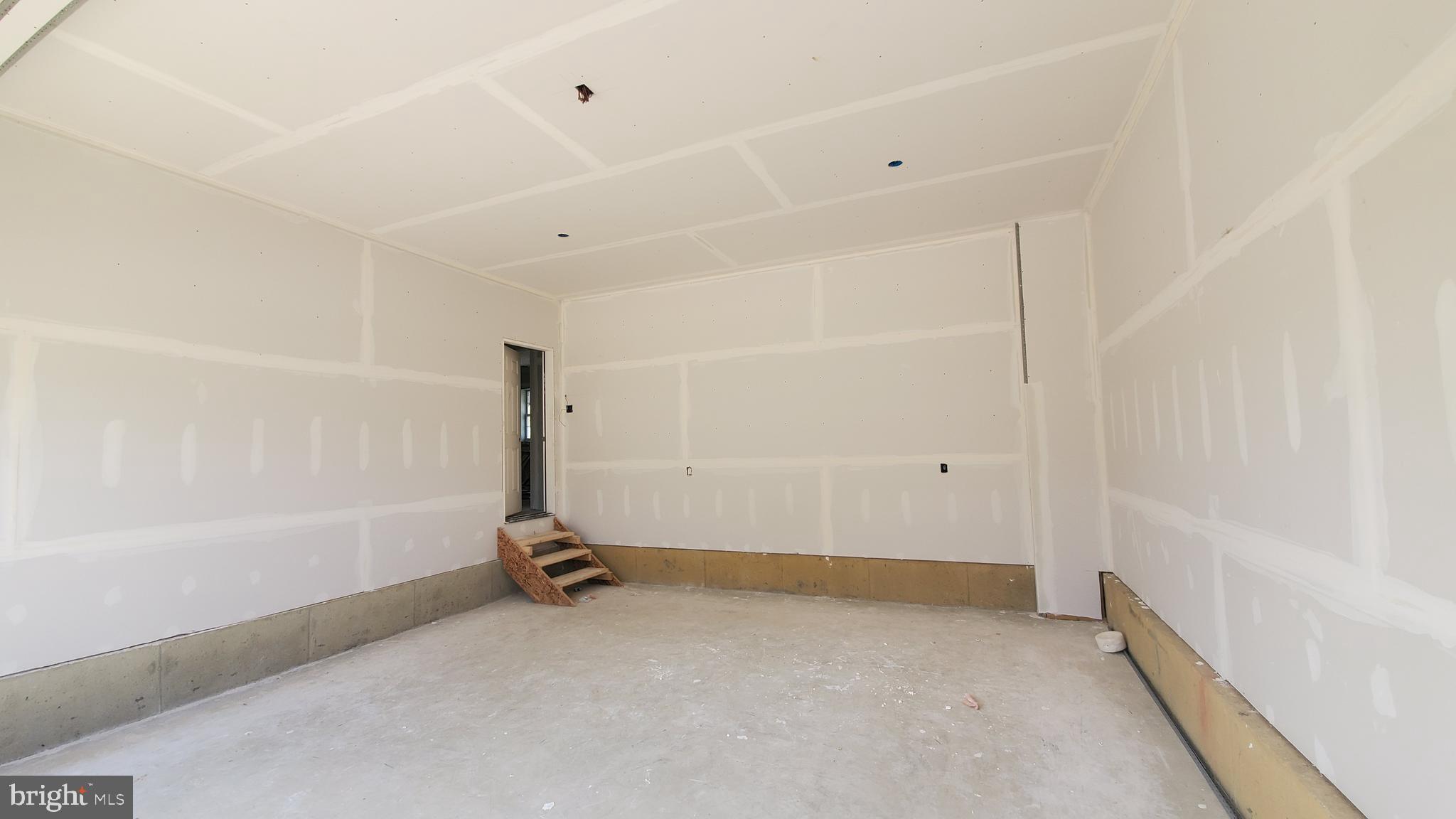 ELIZABETH HILLS - Residential