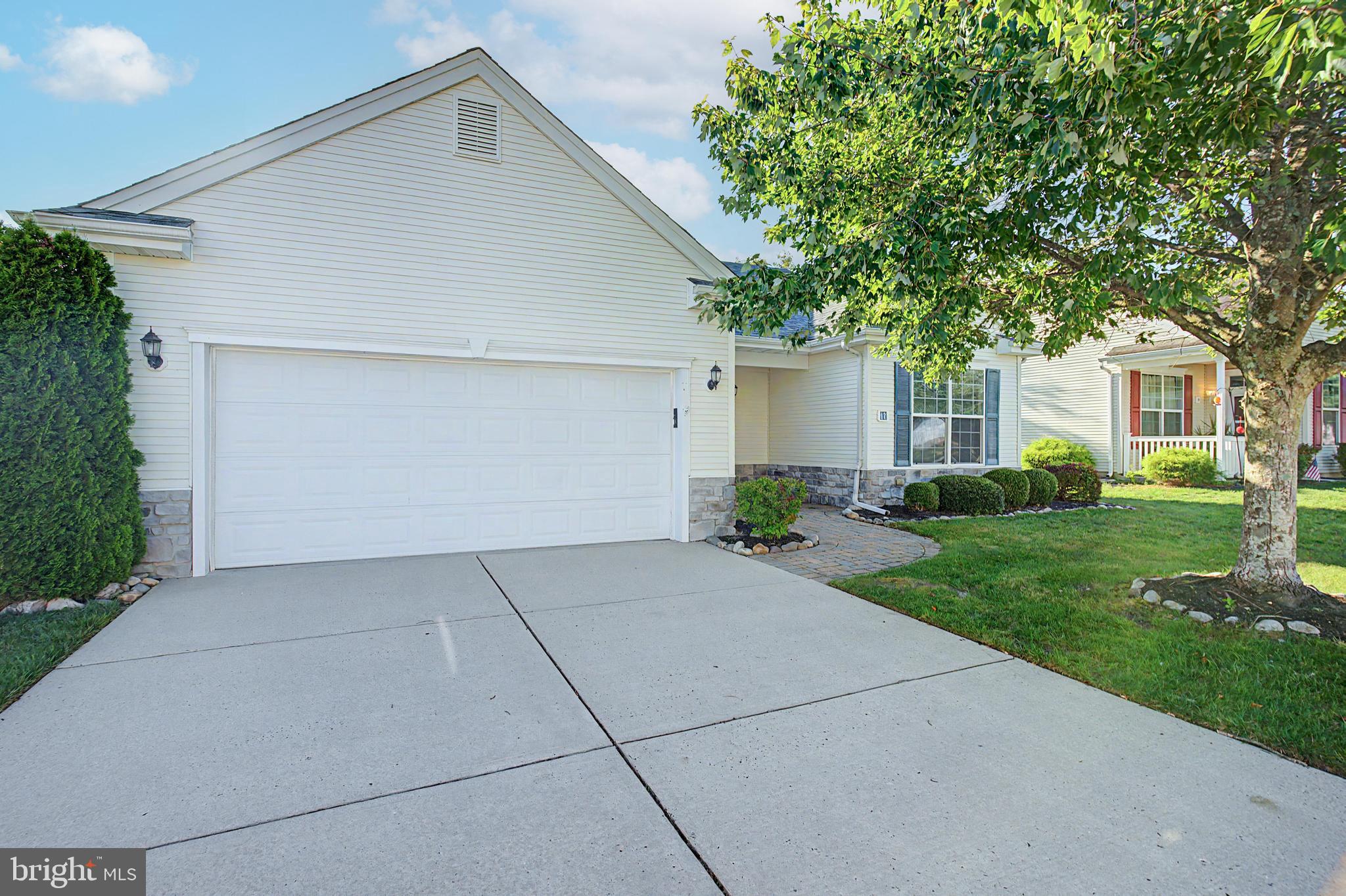 17 REEF LANE