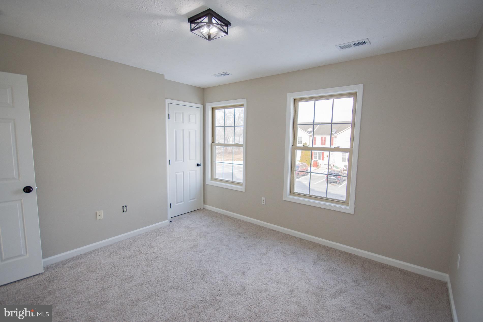 TABLER STATION MANOR - Residential