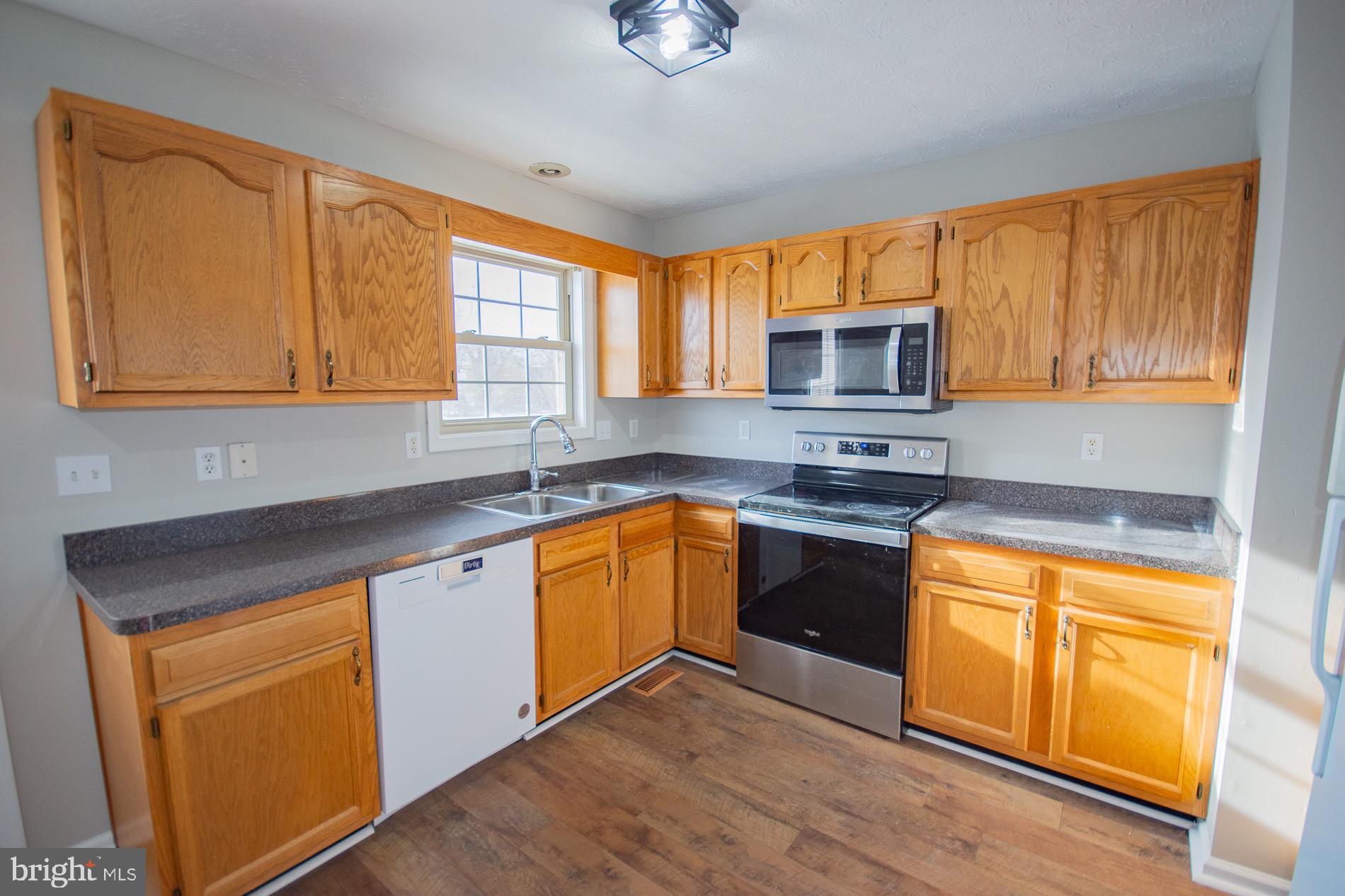 TABLER STATION MANOR - Residential