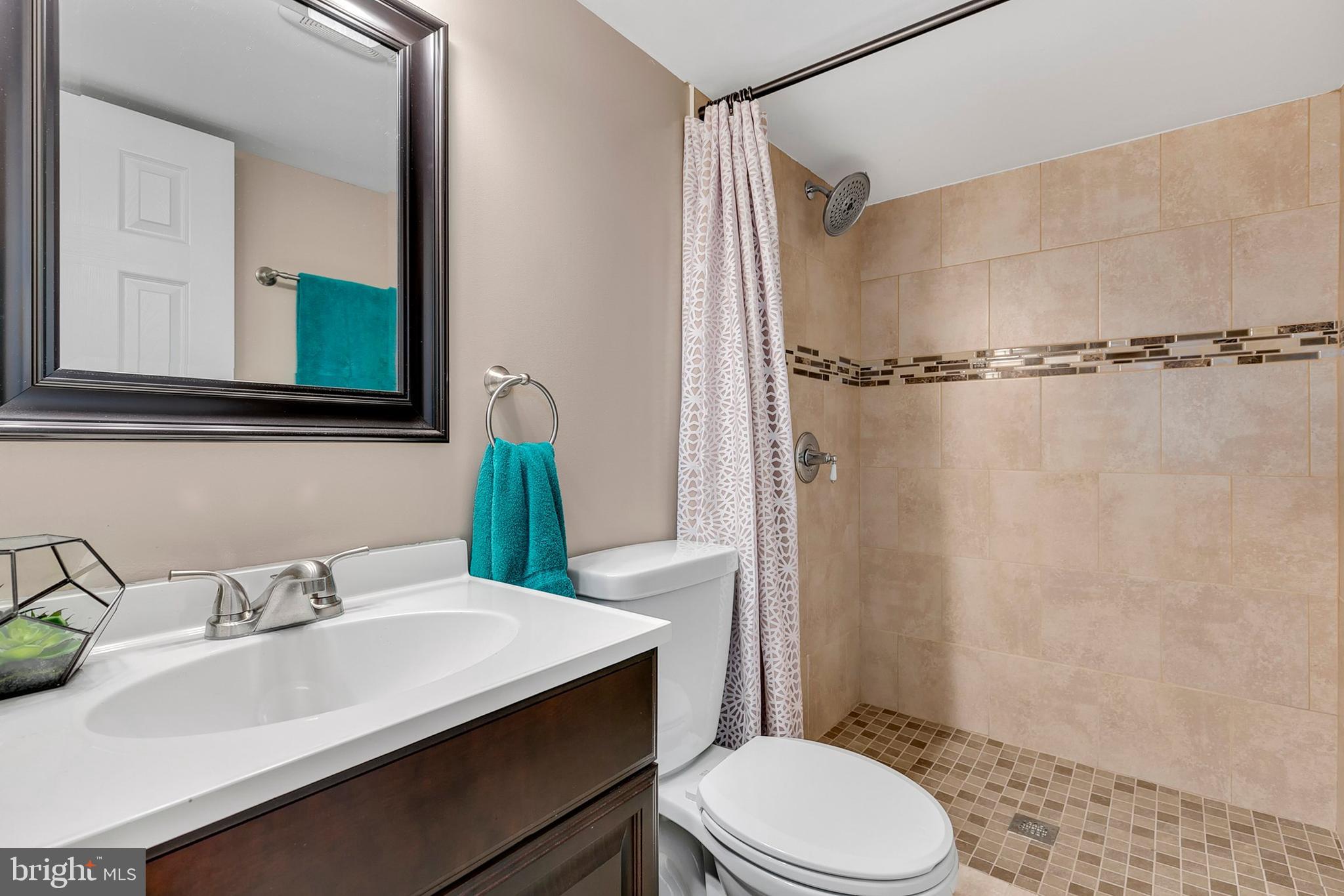 WEST LAUREL ACRES - Residential