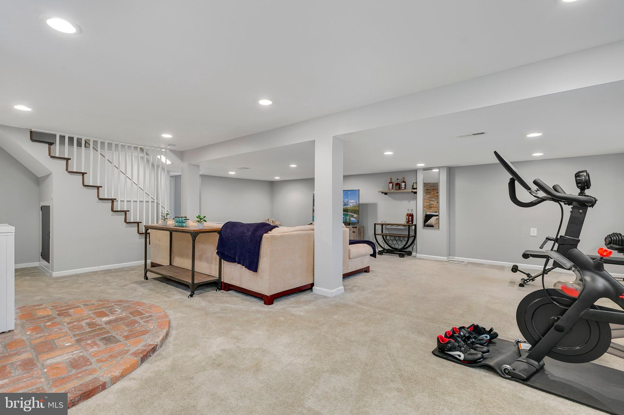 WEST LAUREL ACRES - Residential