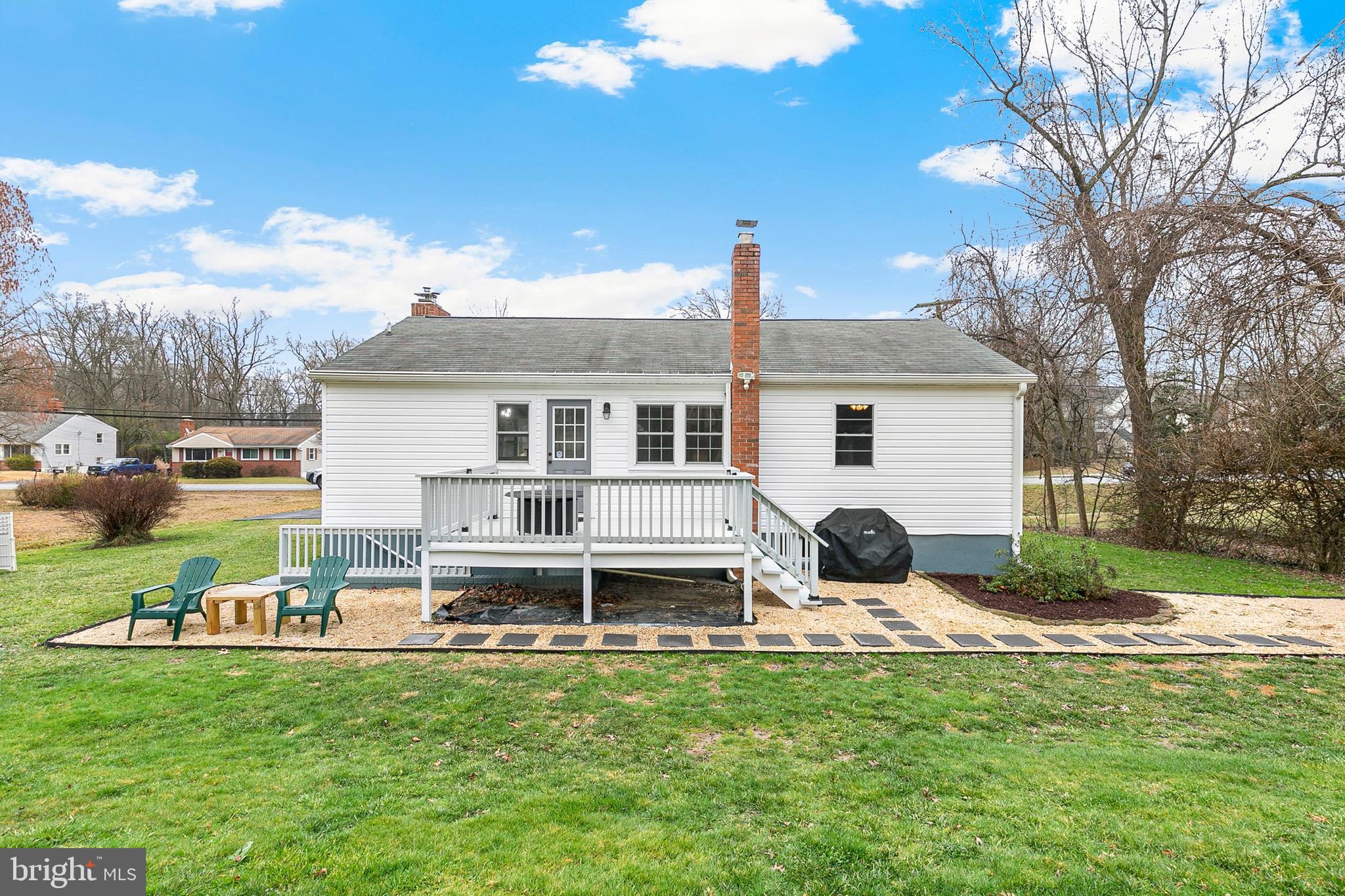 WEST LAUREL ACRES - Residential