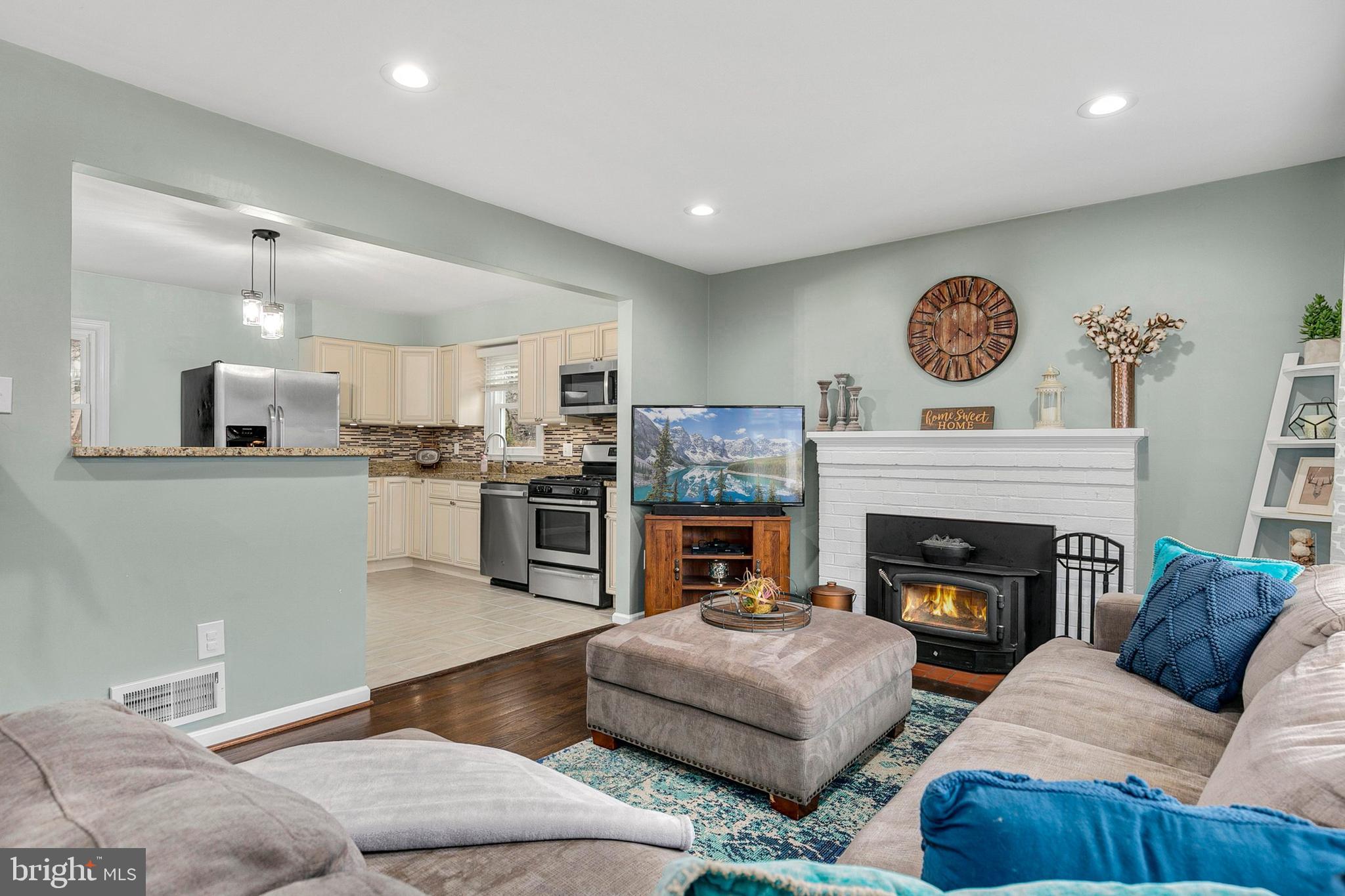 WEST LAUREL ACRES - Residential