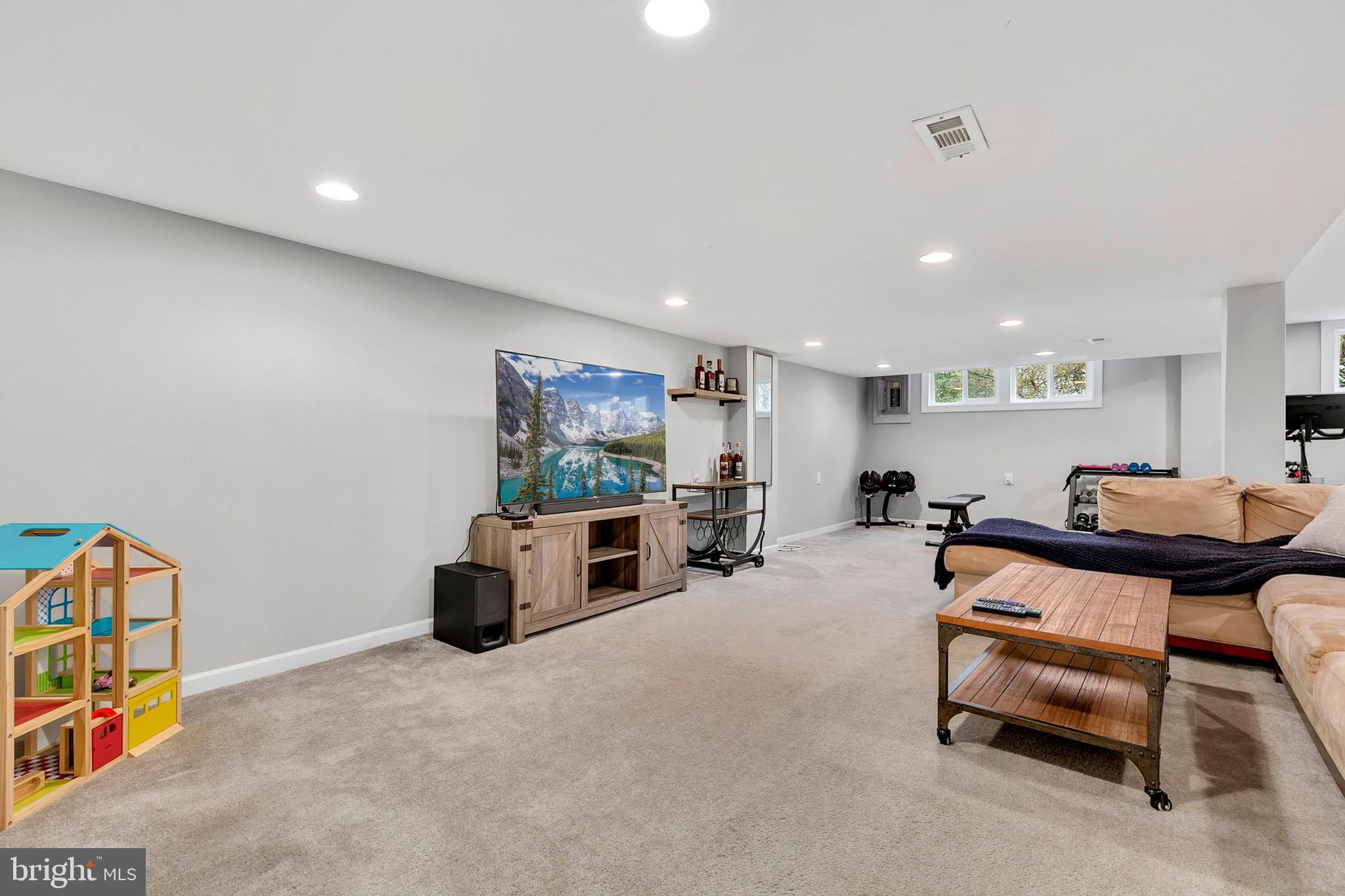 WEST LAUREL ACRES - Residential