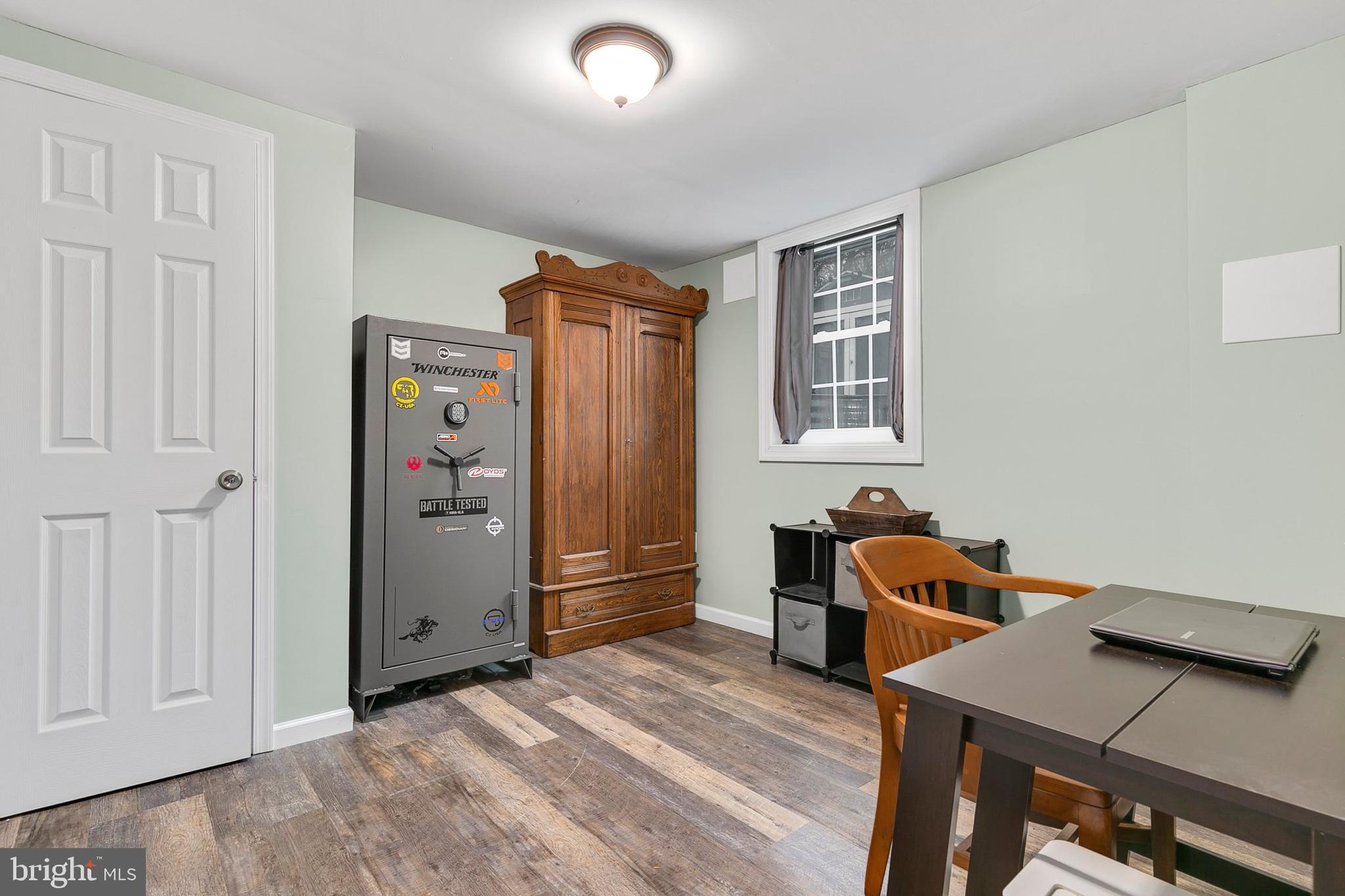 WEST LAUREL ACRES - Residential