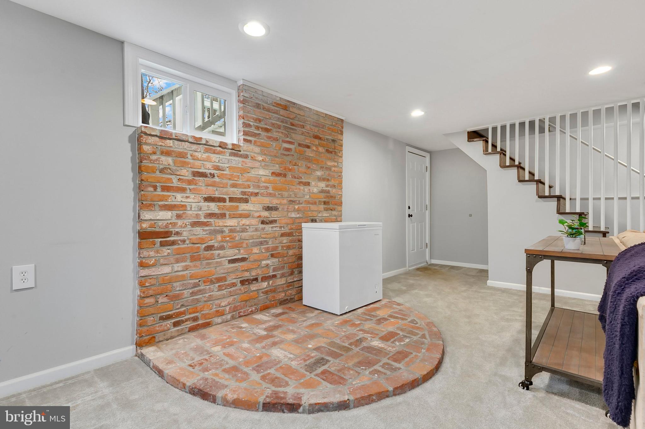 WEST LAUREL ACRES - Residential