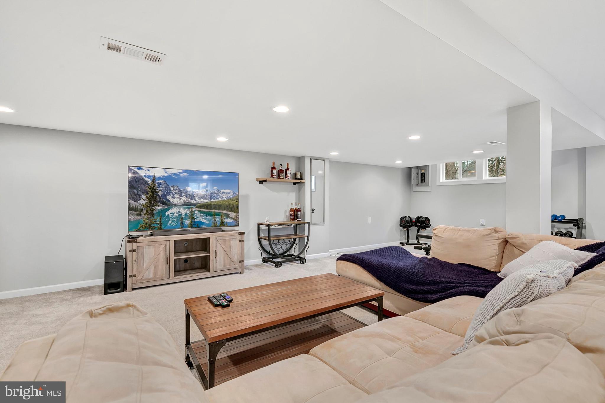 WEST LAUREL ACRES - Residential