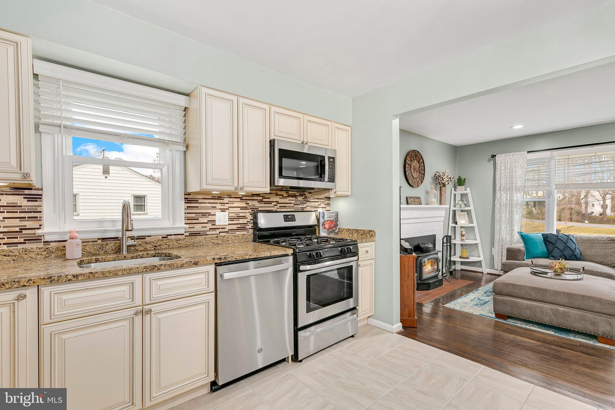 WEST LAUREL ACRES - Residential