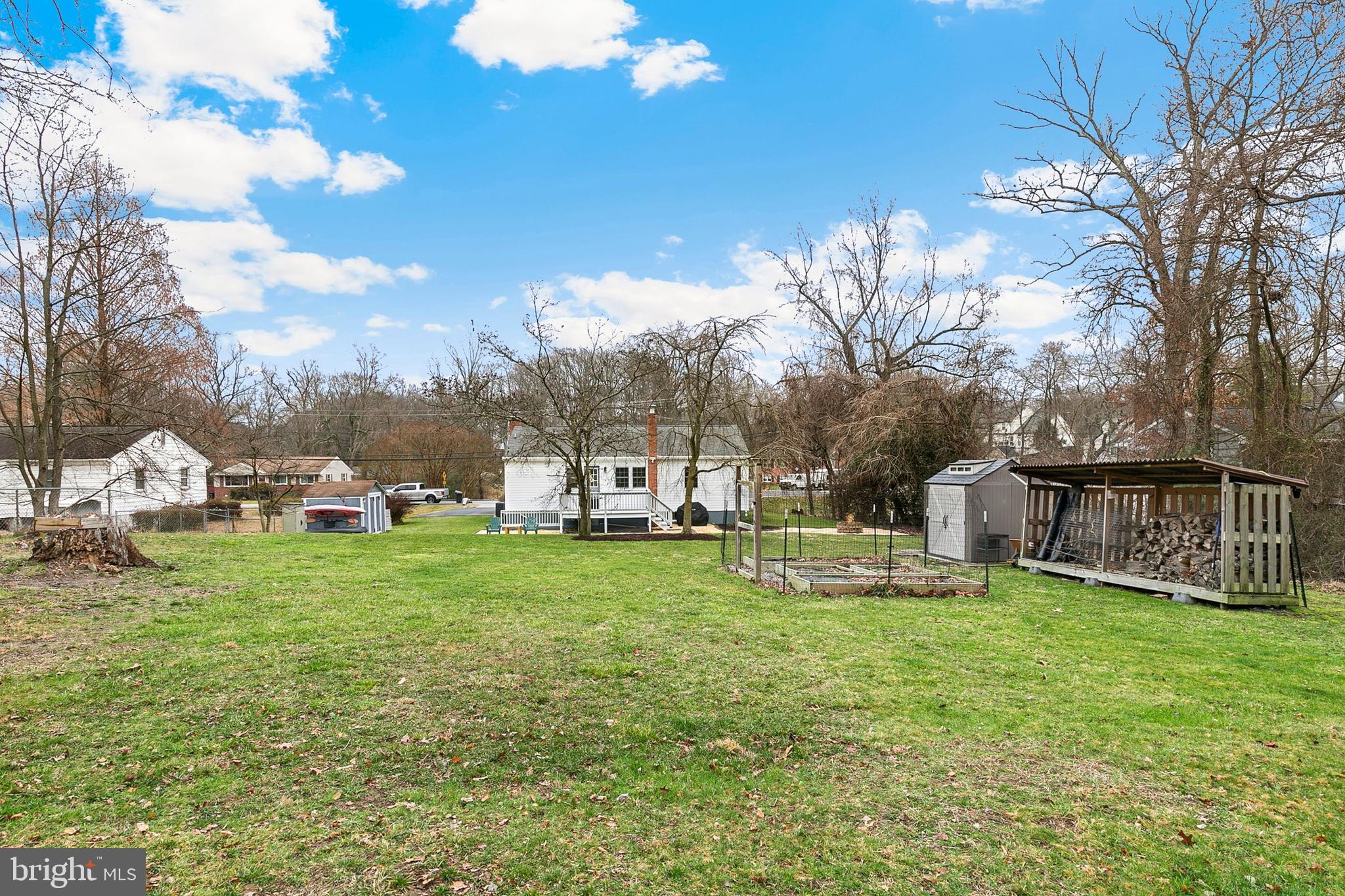 WEST LAUREL ACRES - Residential