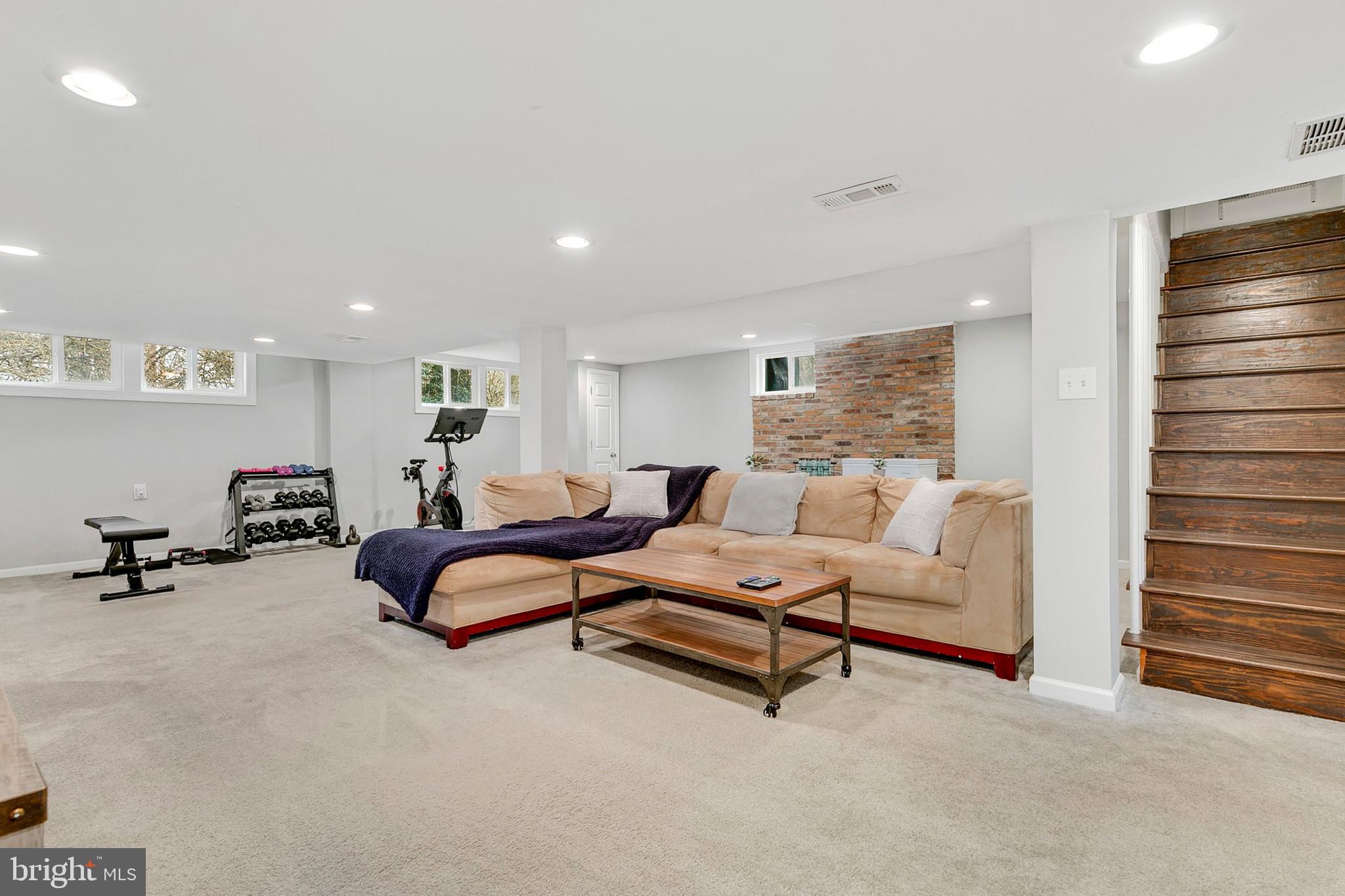 WEST LAUREL ACRES - Residential