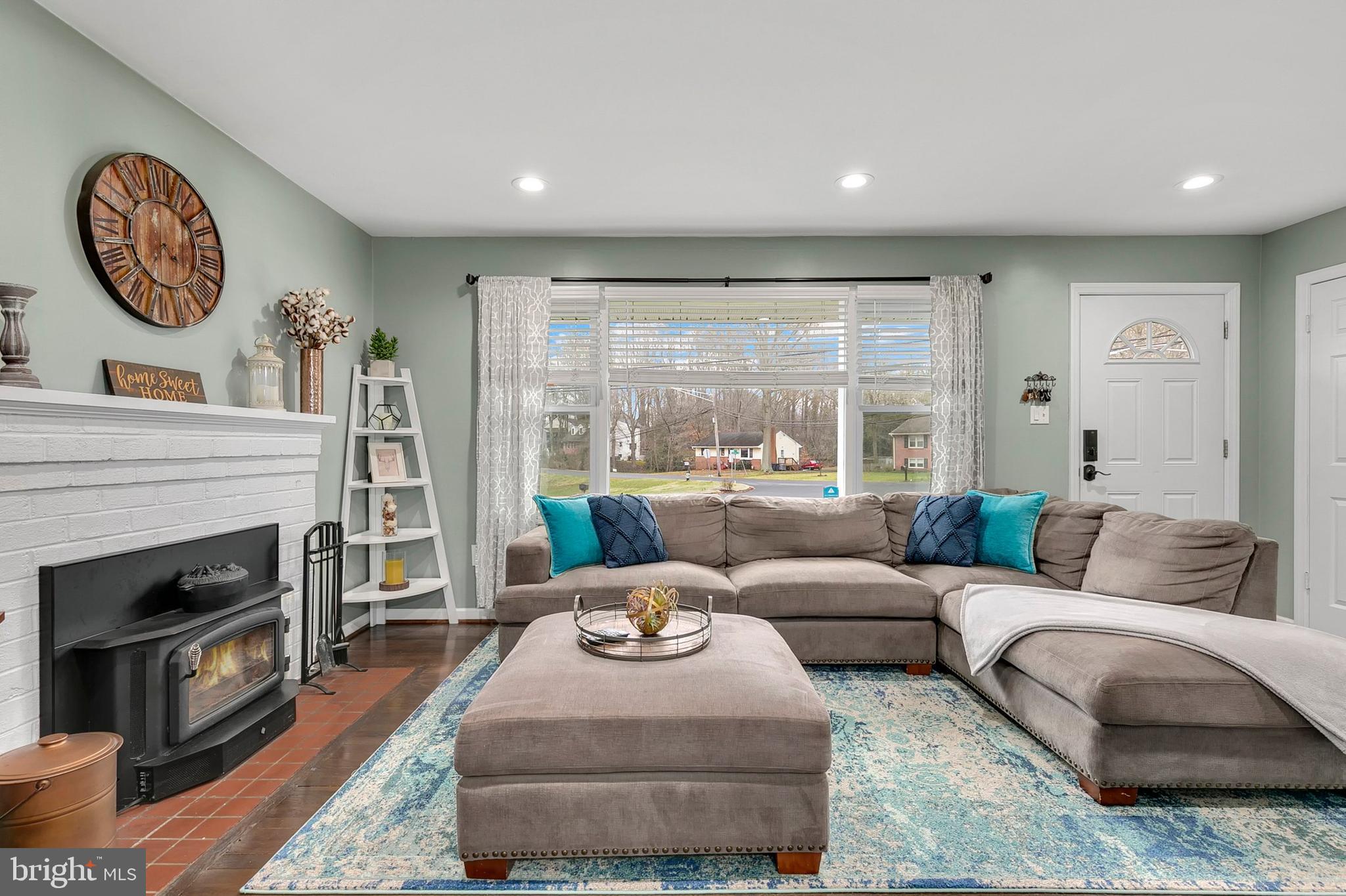 WEST LAUREL ACRES - Residential