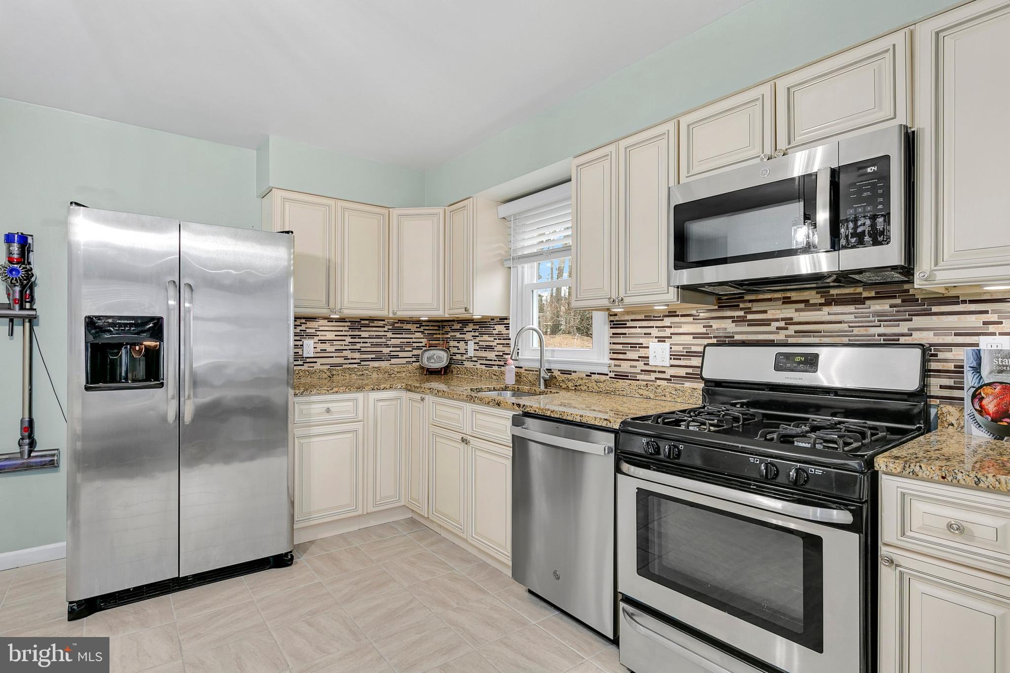 WEST LAUREL ACRES - Residential