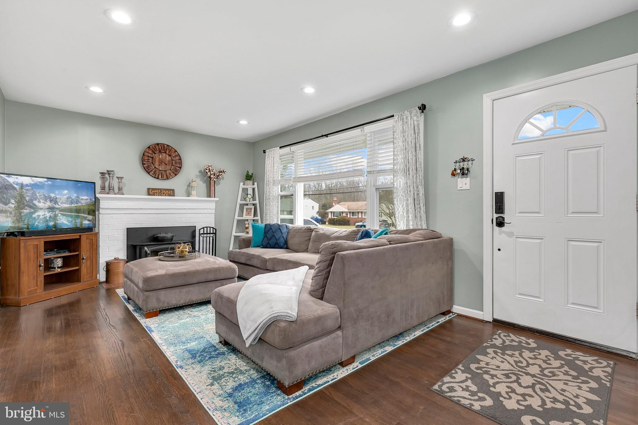 WEST LAUREL ACRES - Residential