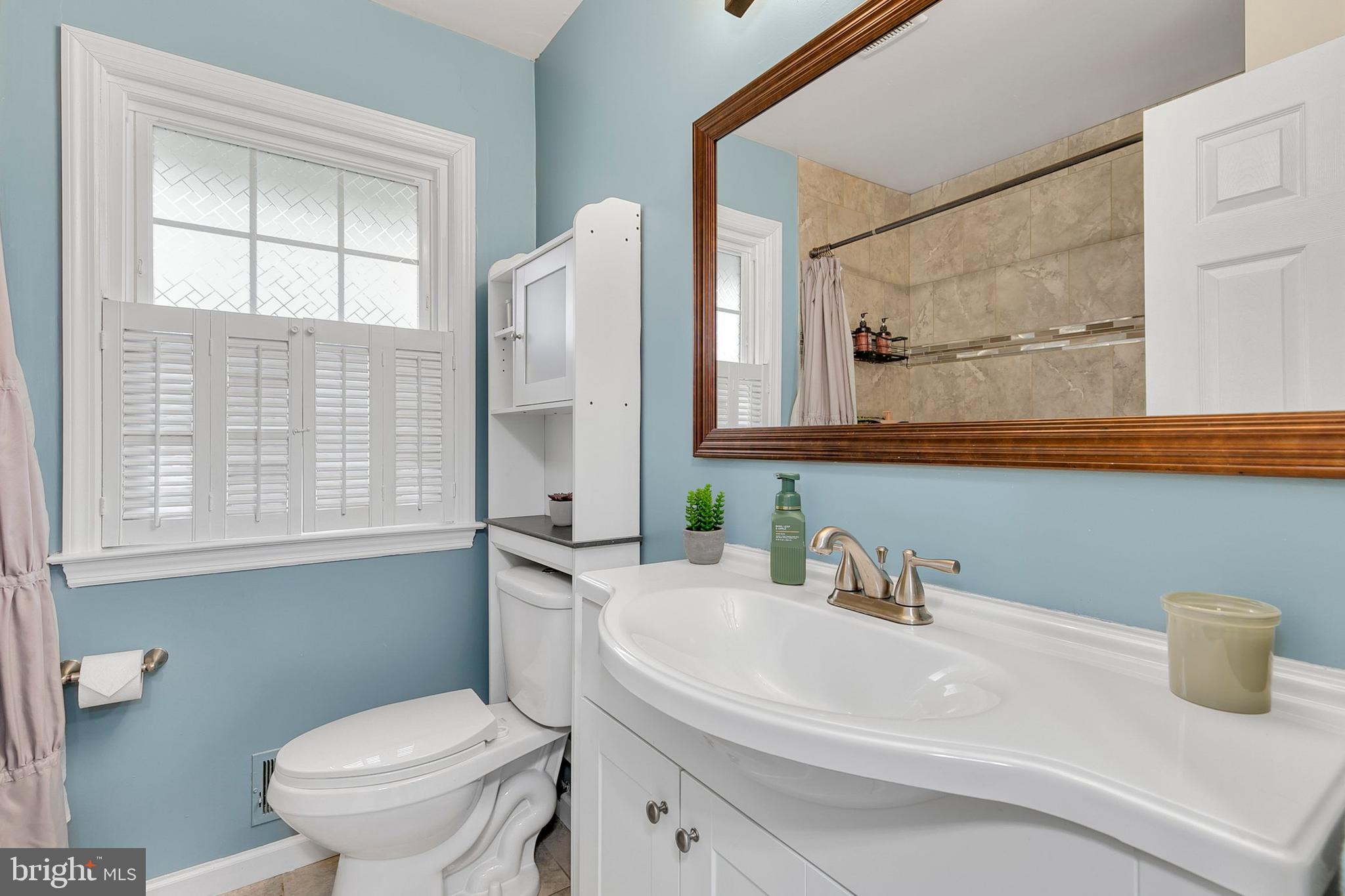 WEST LAUREL ACRES - Residential