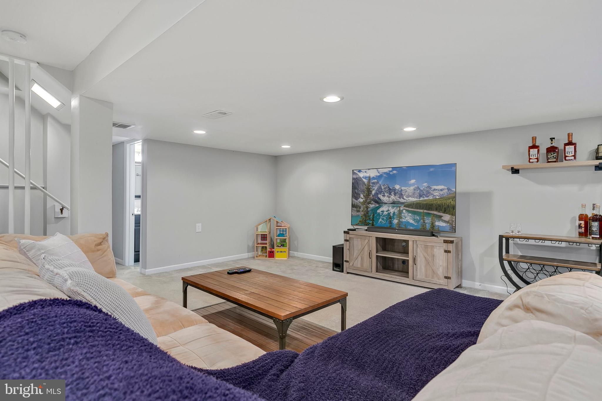 WEST LAUREL ACRES - Residential