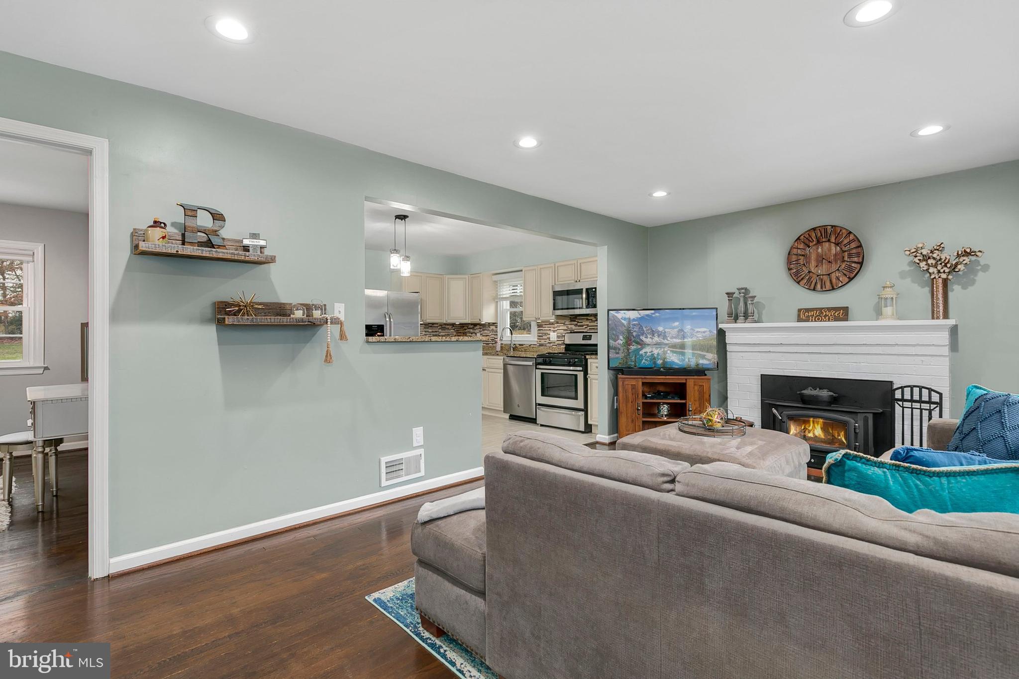 WEST LAUREL ACRES - Residential