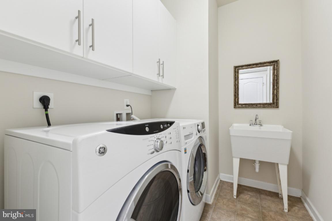 NEW BRISTOW VILLAGE - Residential