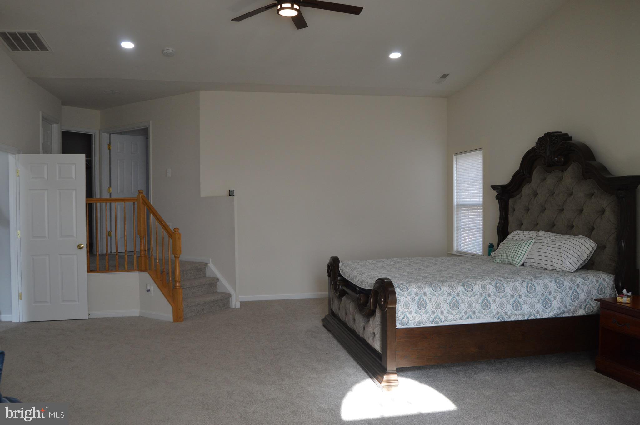 POTOMAC CROSSING - Residential Lease