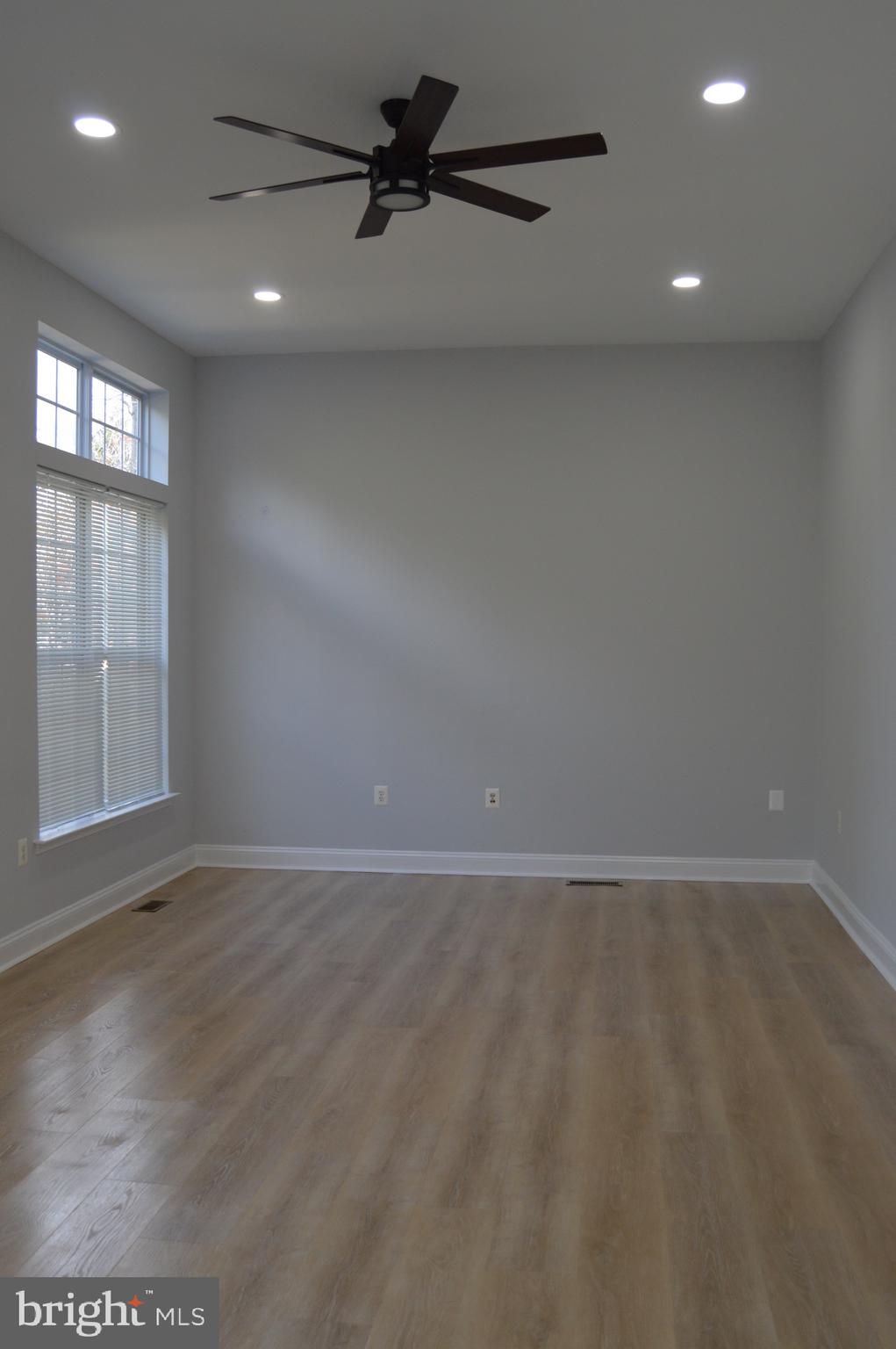 POTOMAC CROSSING - Residential Lease