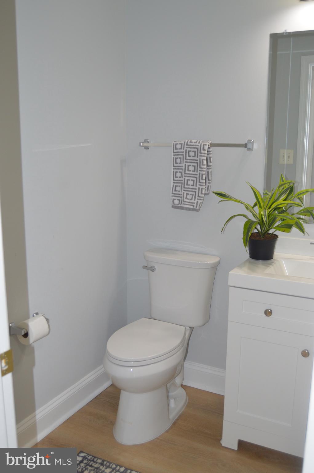 POTOMAC CROSSING - Residential Lease