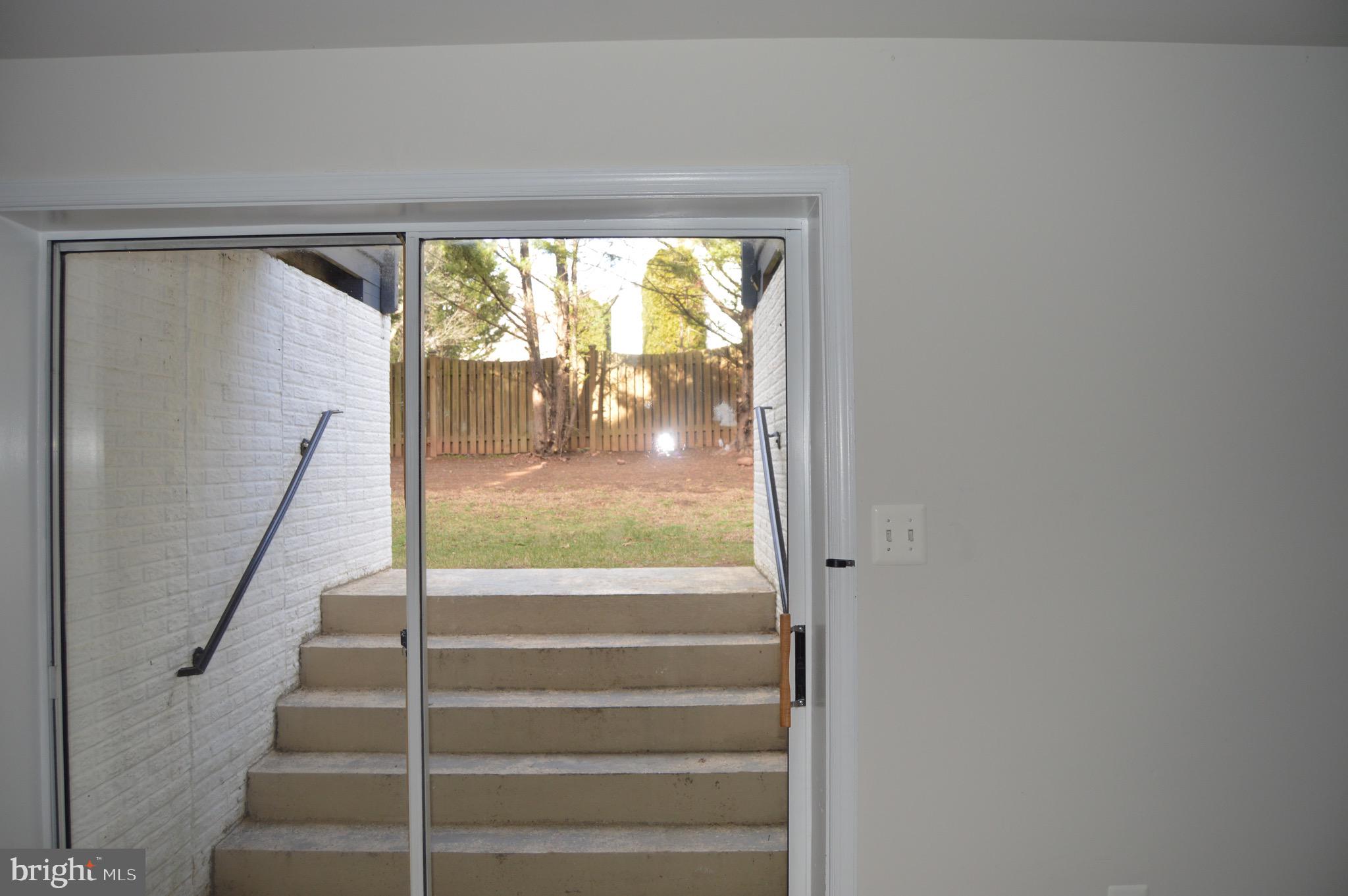 POTOMAC CROSSING - Residential Lease