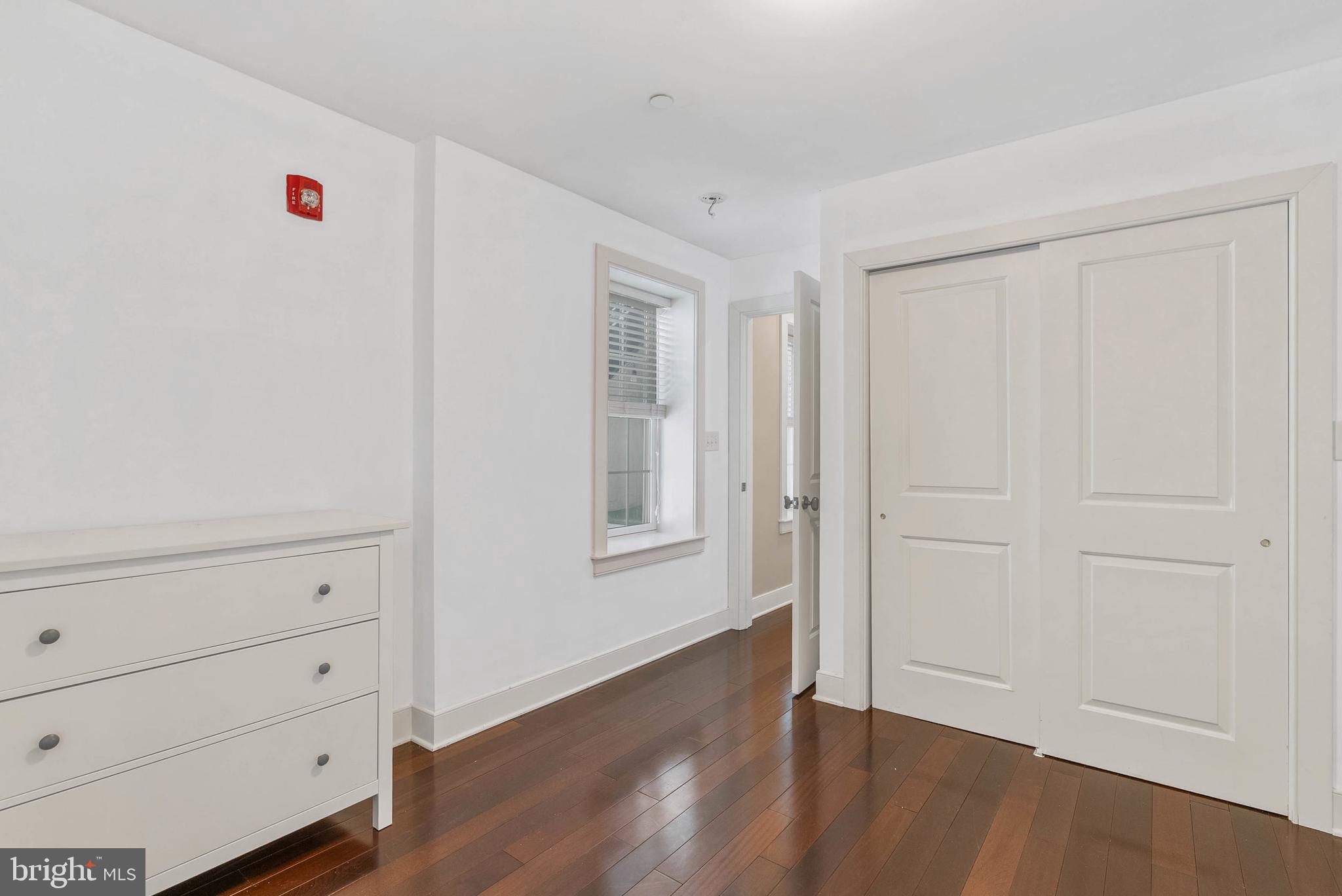 LOGAN SQUARE - Residential