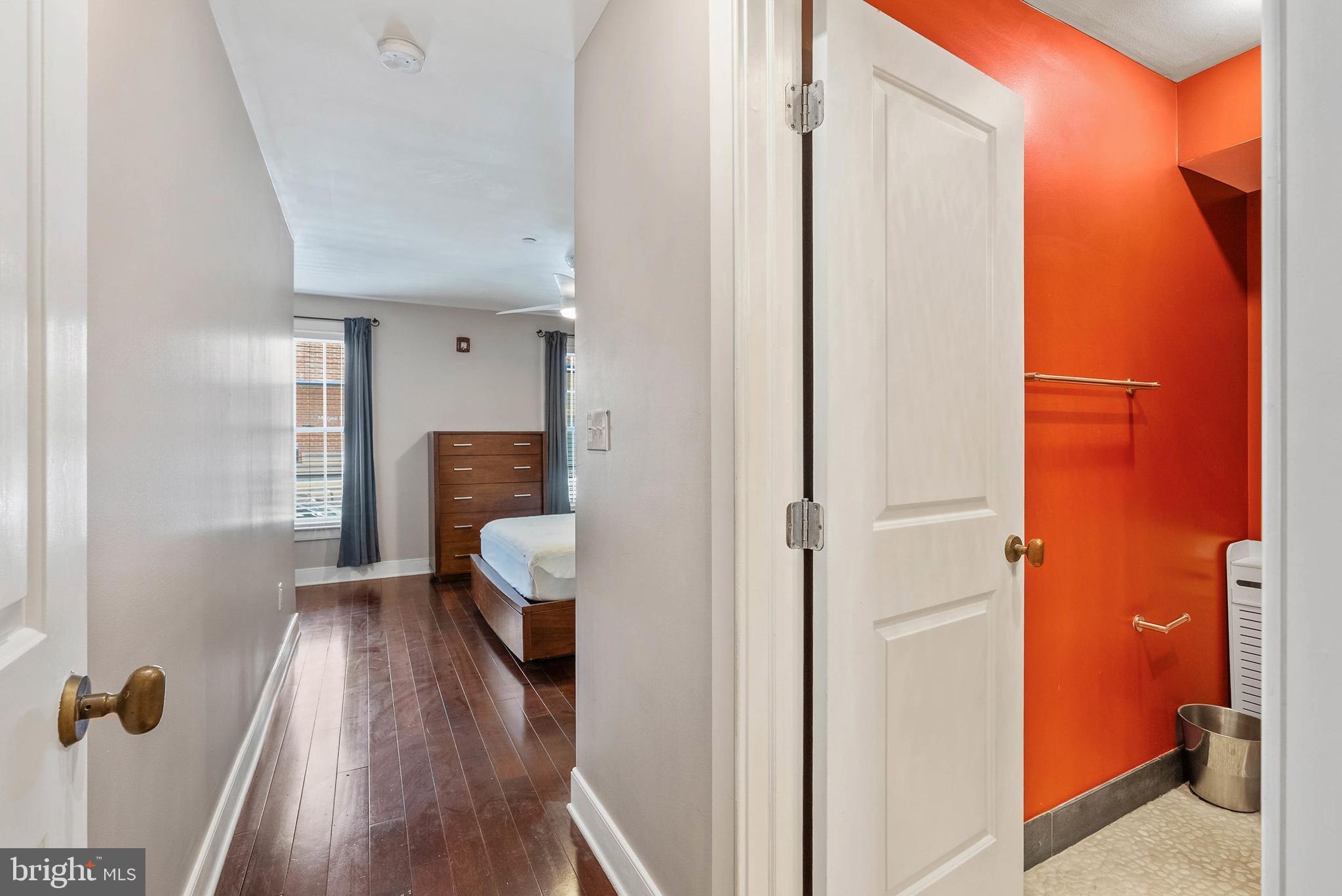 LOGAN SQUARE - Residential