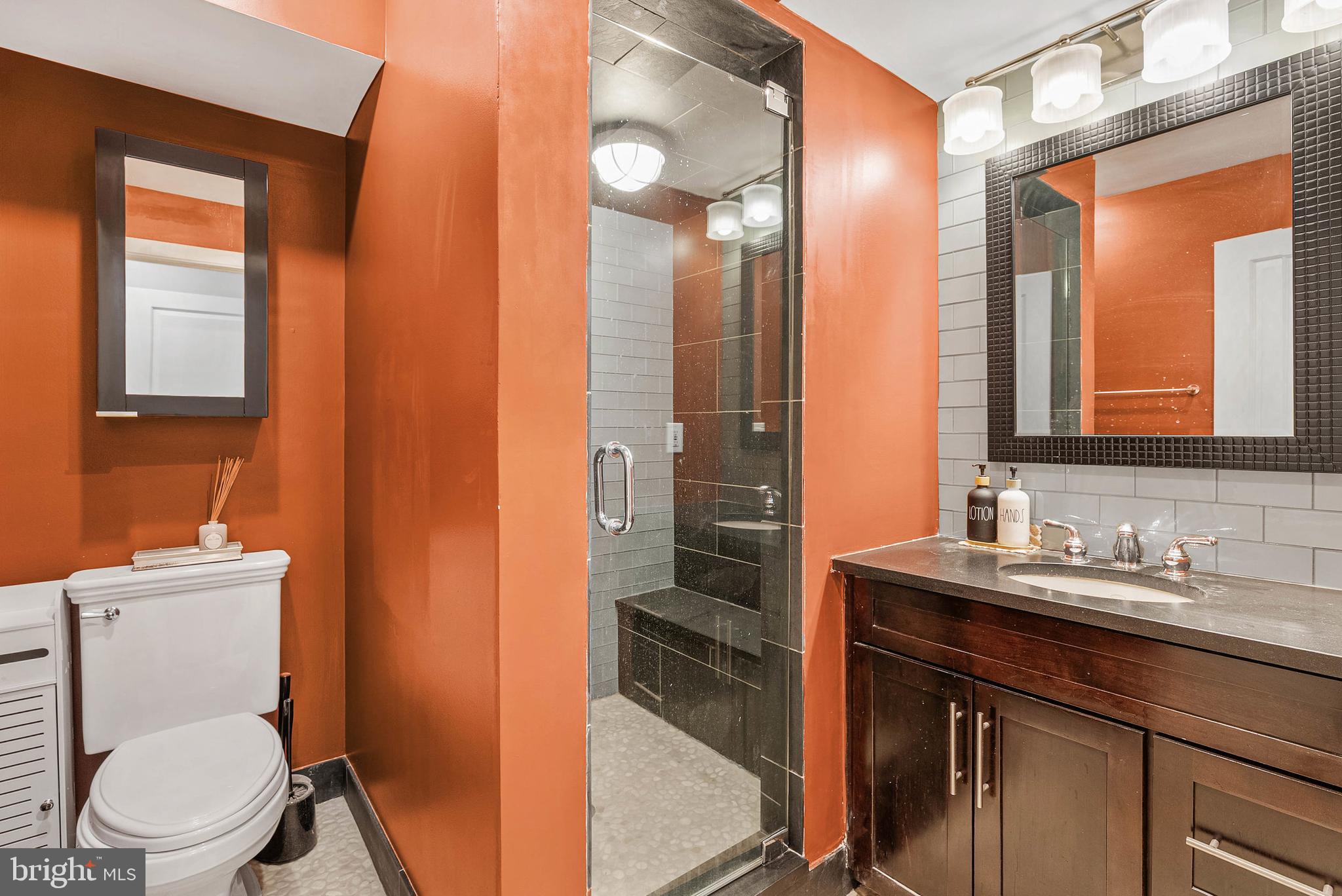 LOGAN SQUARE - Residential