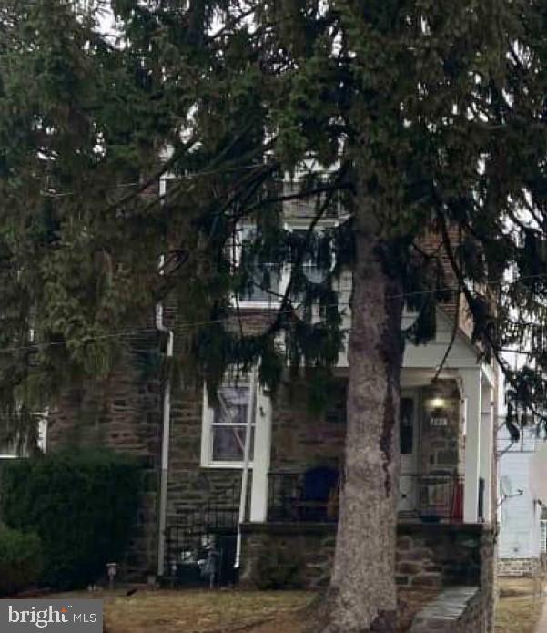 Built in 1940 and located in the Highland Park neighborhood, this attached townhouse offers approximately 1152 finished square feet, three bedrooms and one full bath, full finished basement, covered front porch and sits on an approximate 1742 sqft lot.