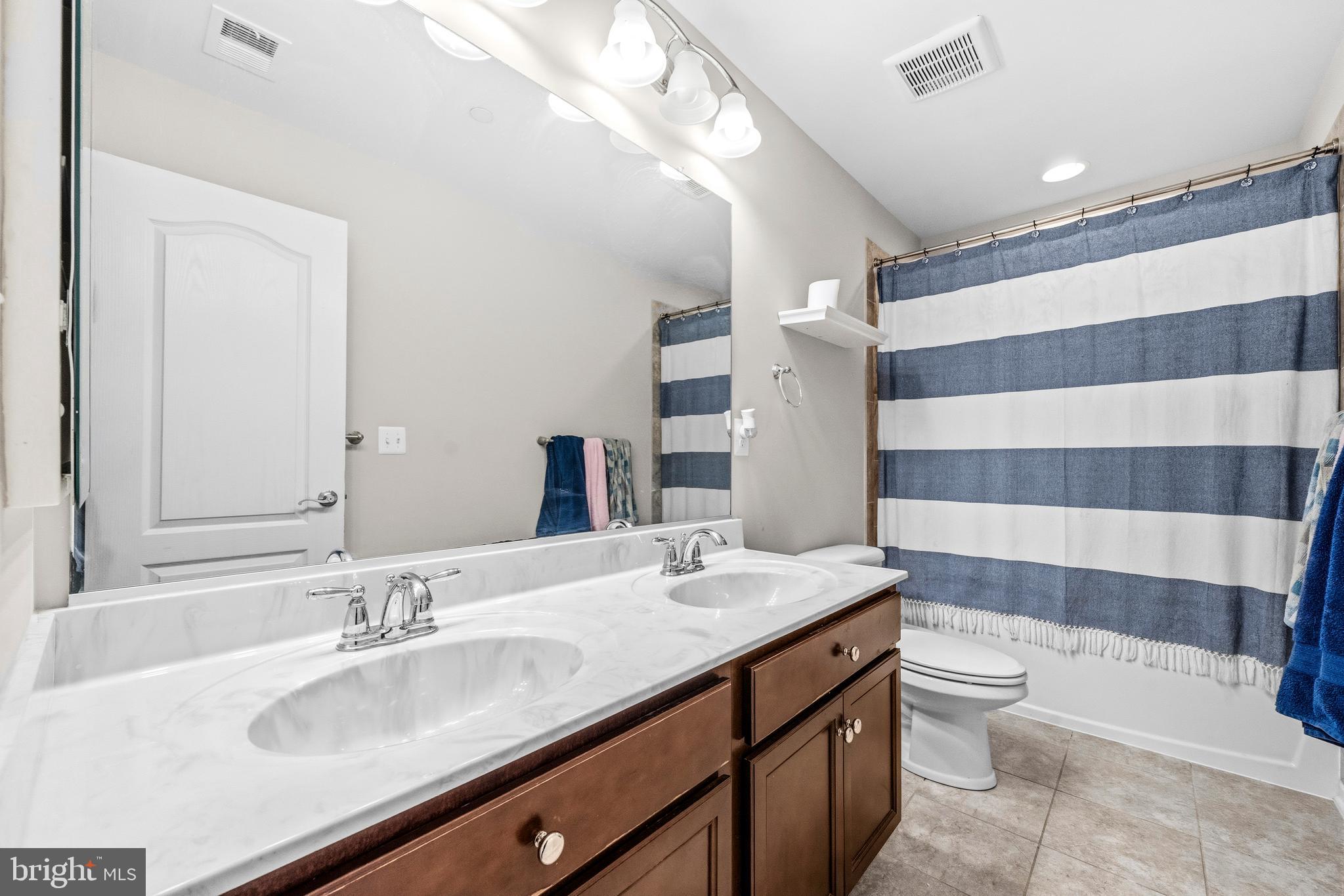 NORTH BROOK - Residential