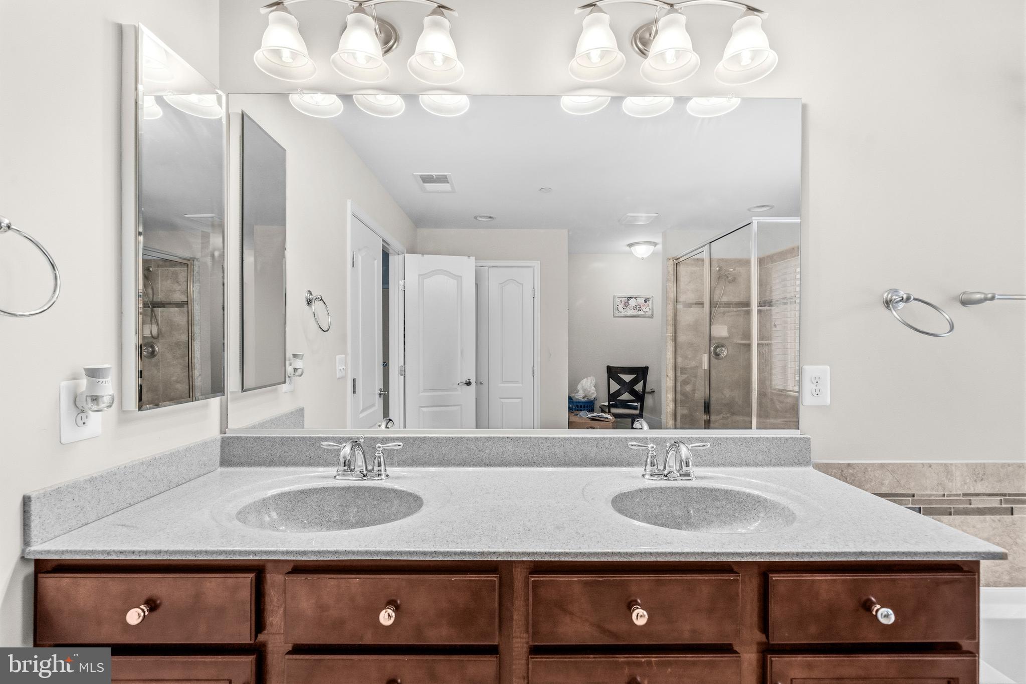 NORTH BROOK - Residential