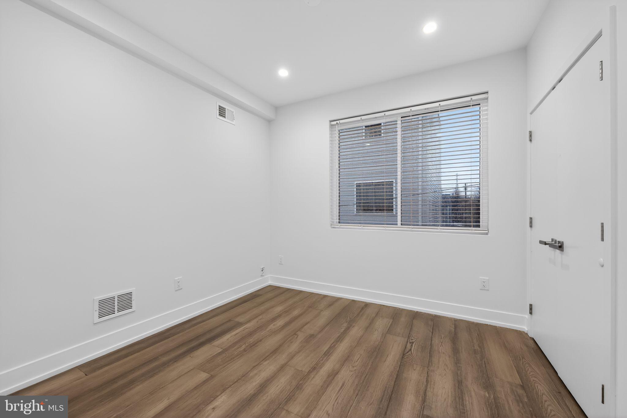 PORT RICHMOND - Residential