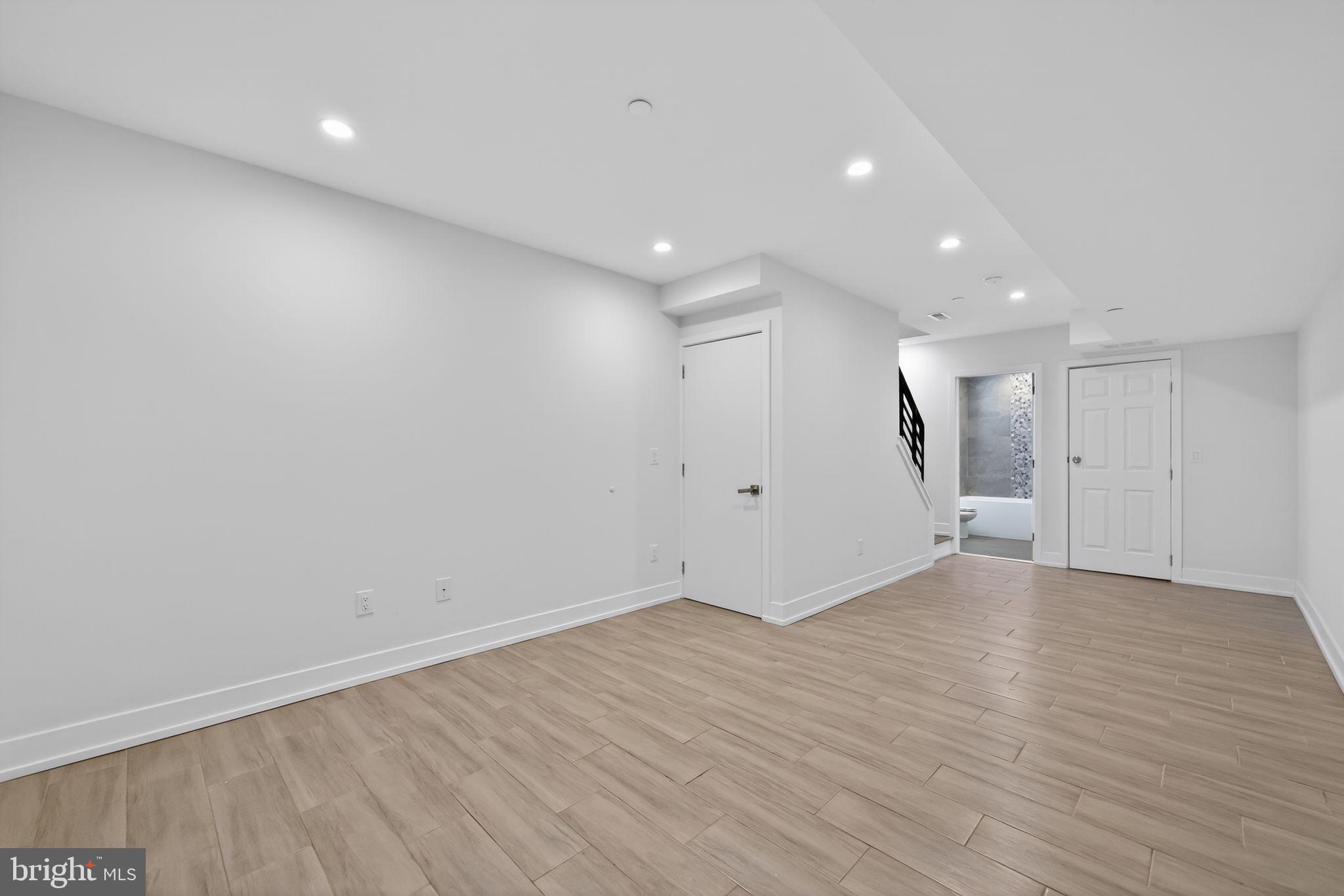 PORT RICHMOND - Residential