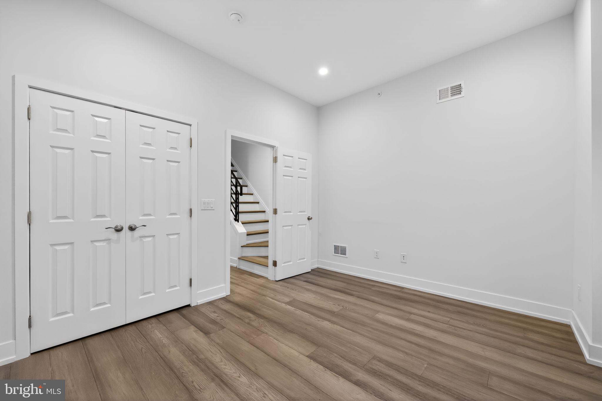 PORT RICHMOND - Residential