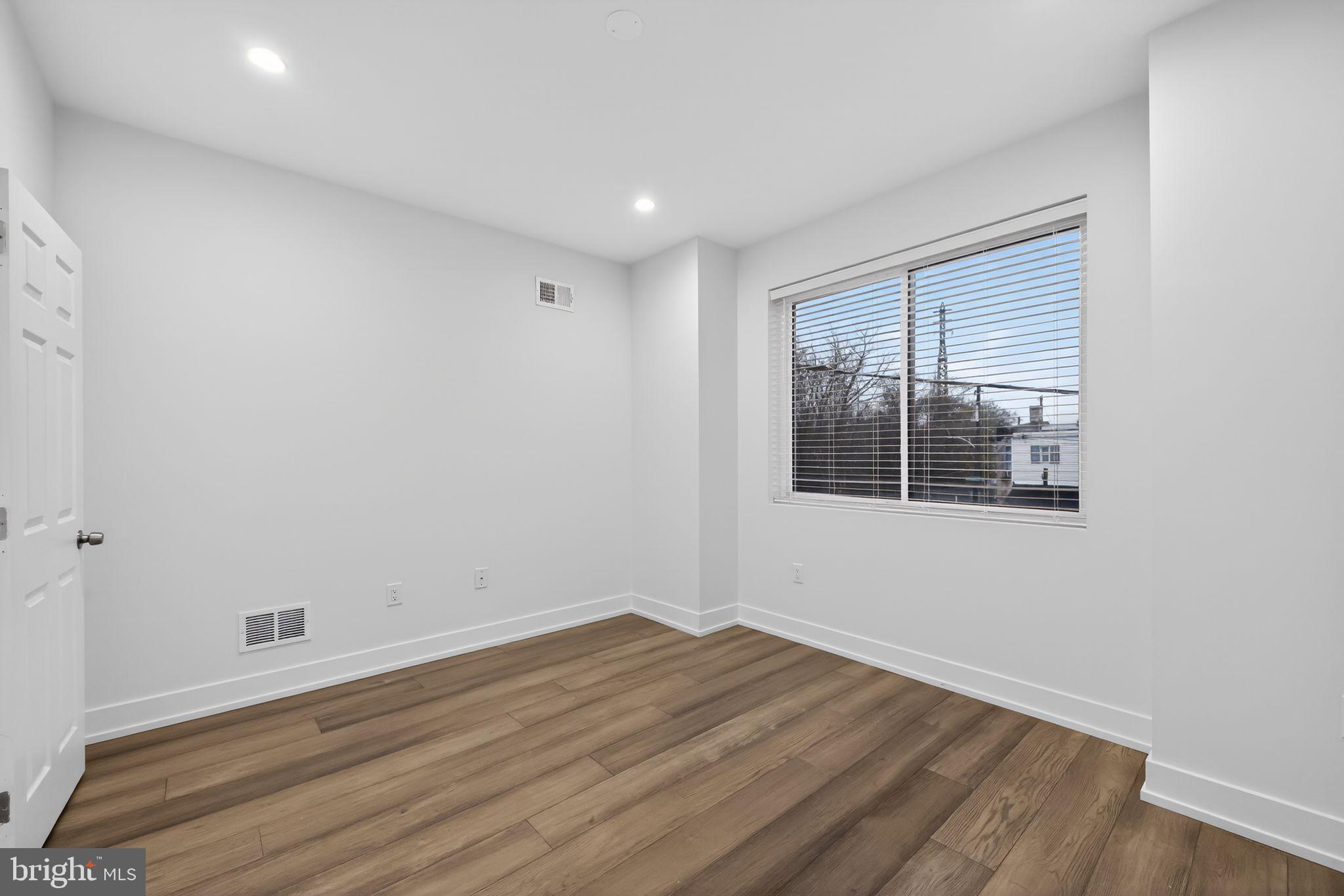 PORT RICHMOND - Residential