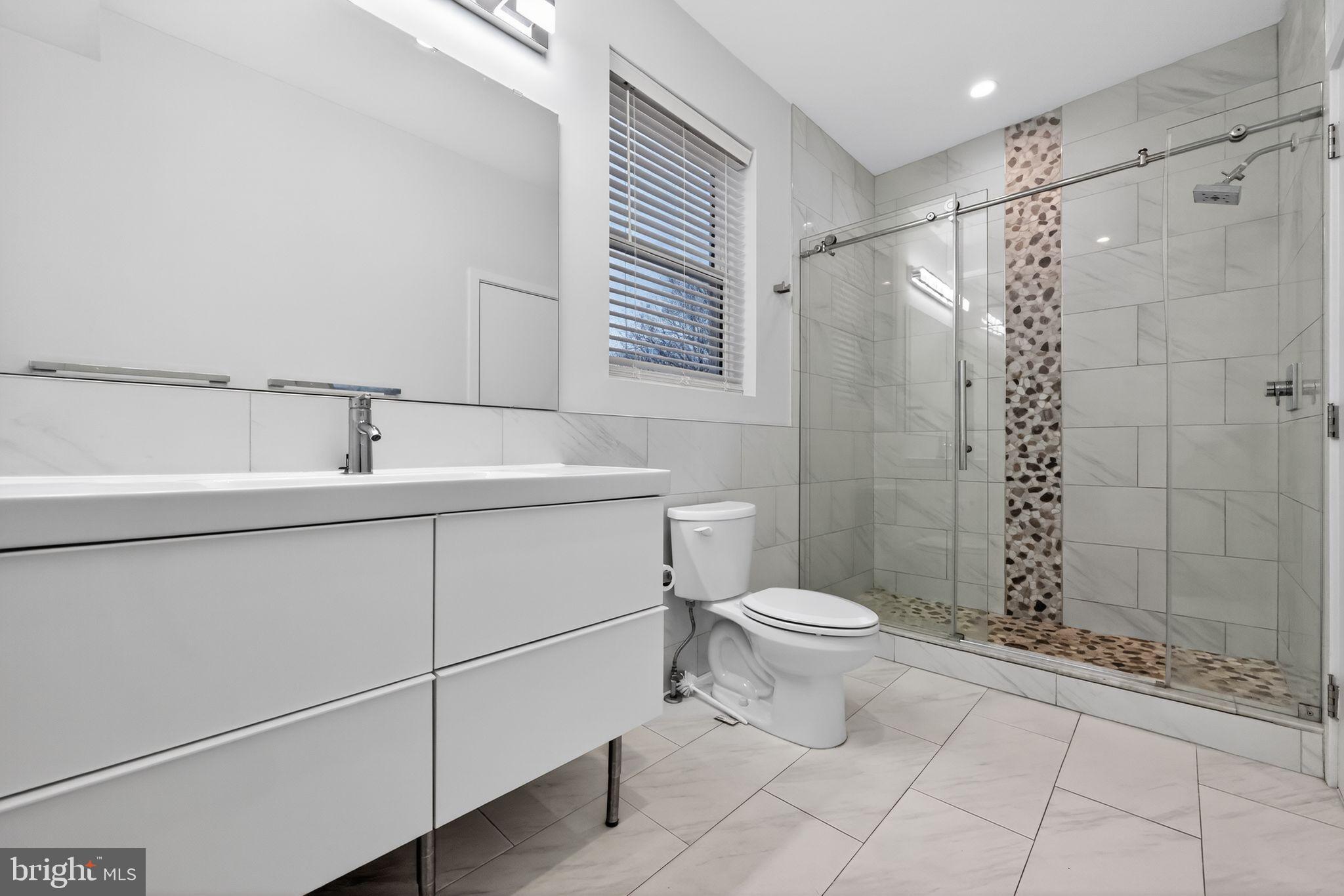 PORT RICHMOND - Residential