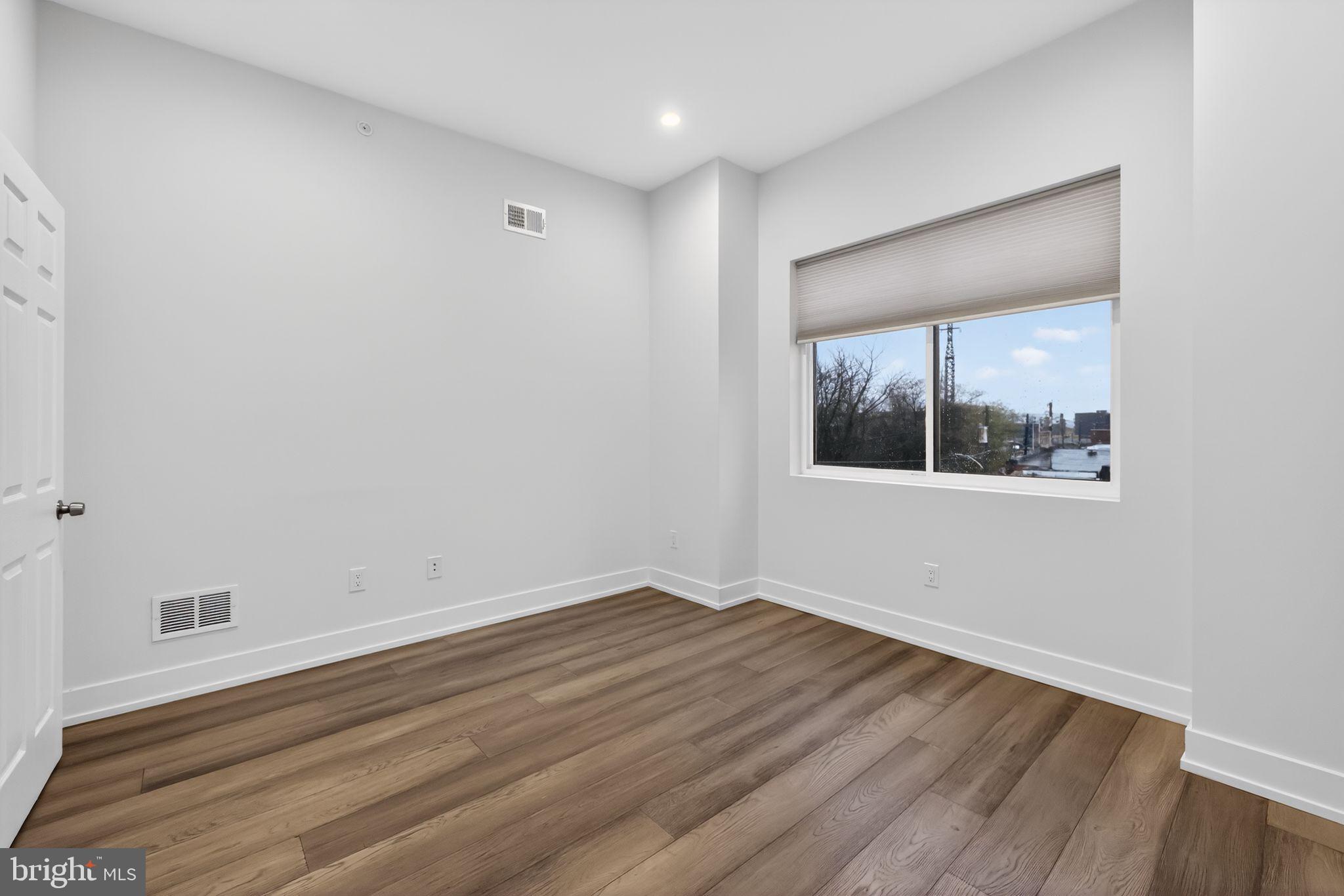 PORT RICHMOND - Residential