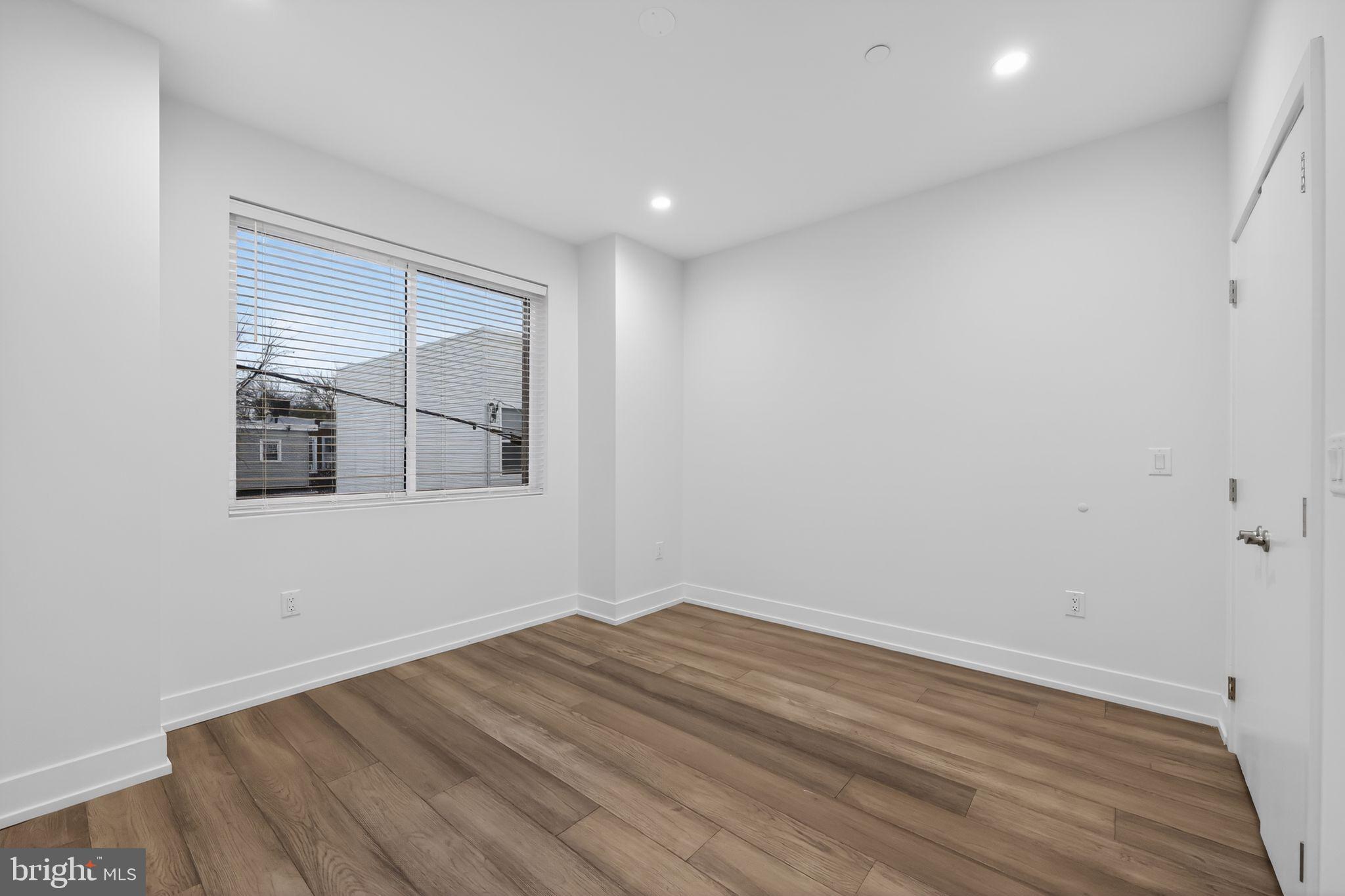 PORT RICHMOND - Residential