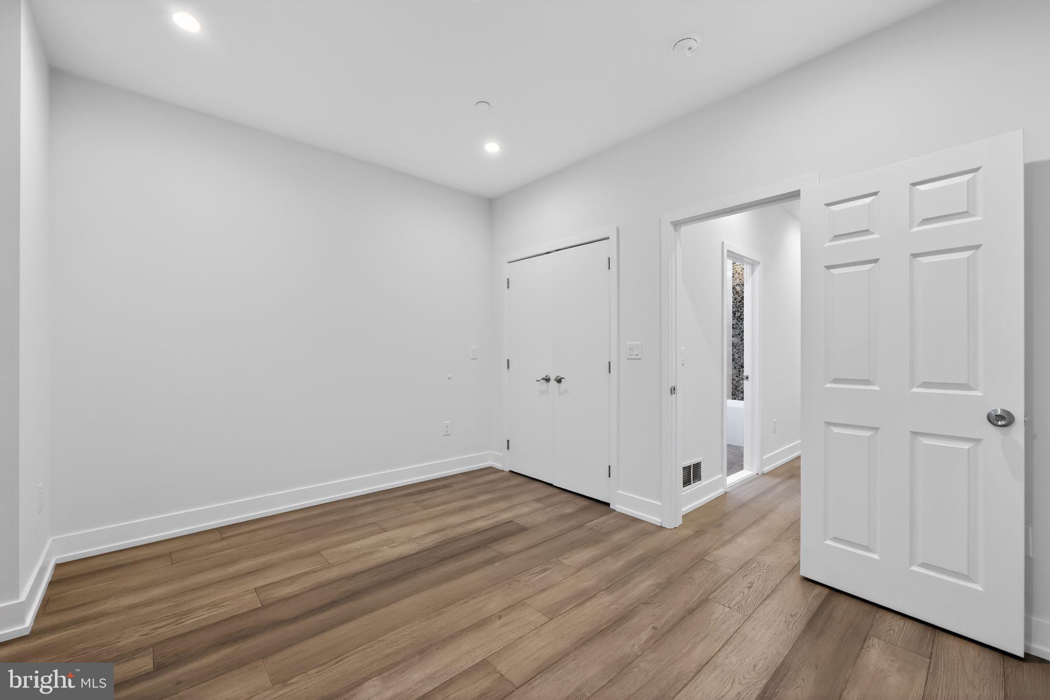 PORT RICHMOND - Residential