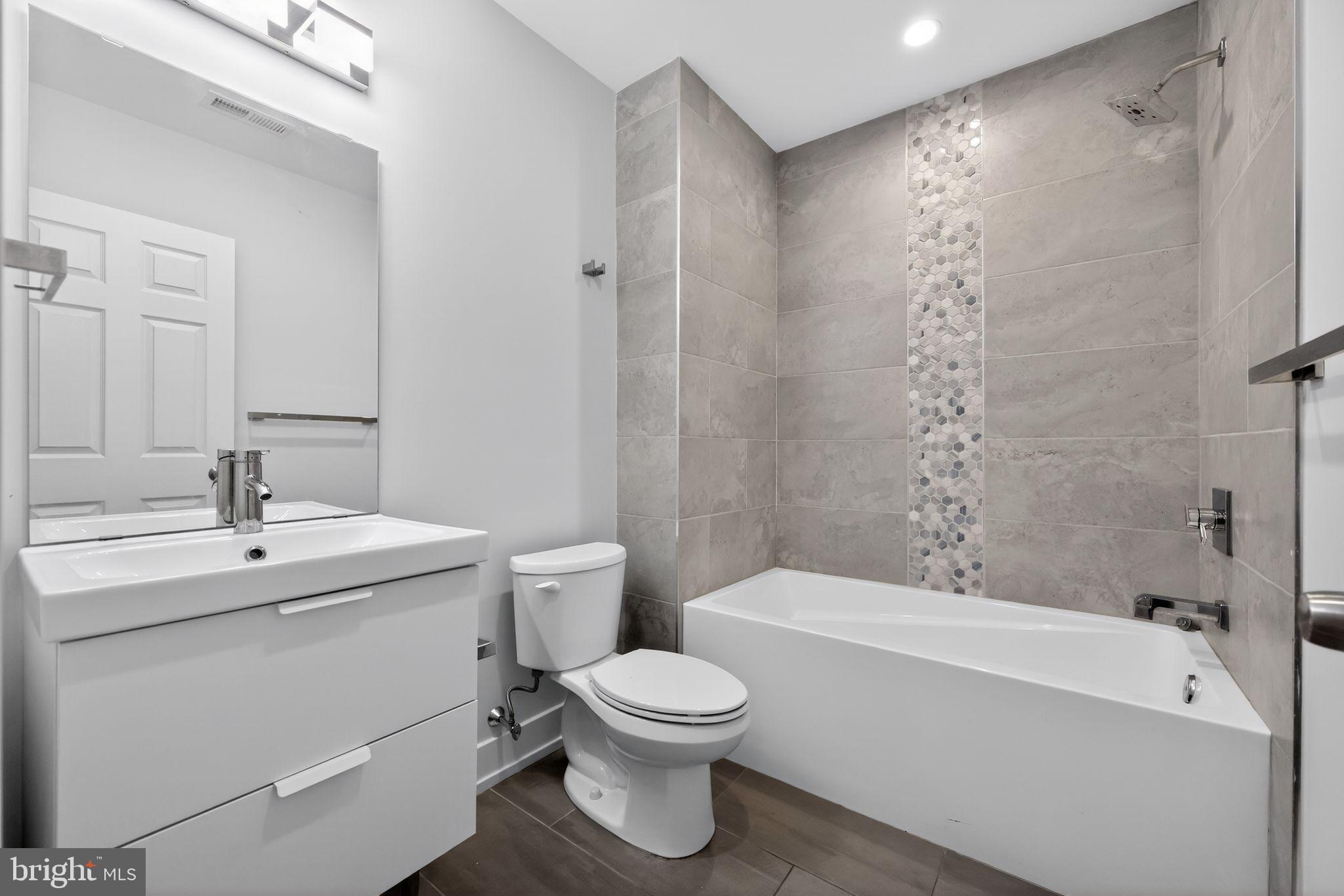 PORT RICHMOND - Residential