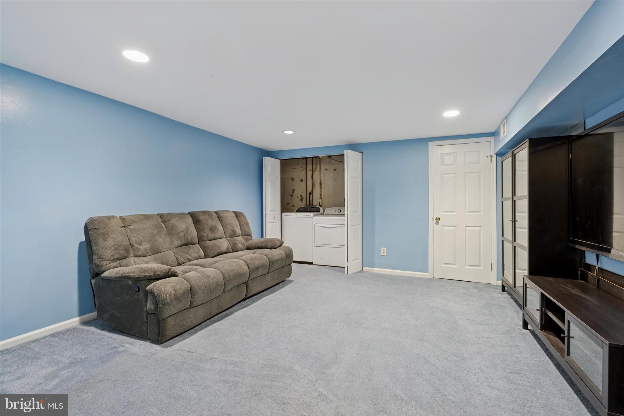 WILLISTOWN WOODS - Residential